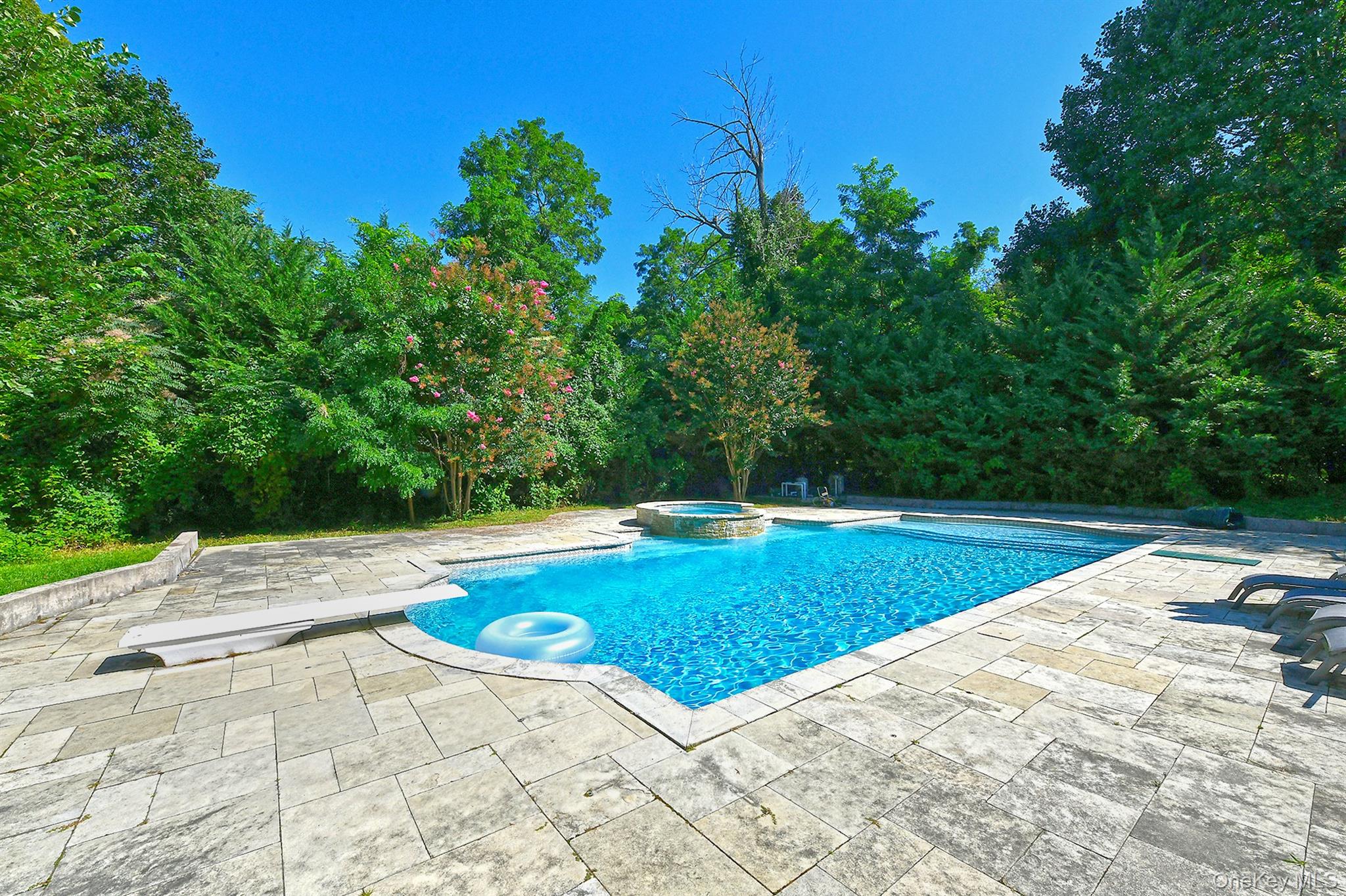 7 Saw Mill Lane Property Photo 3