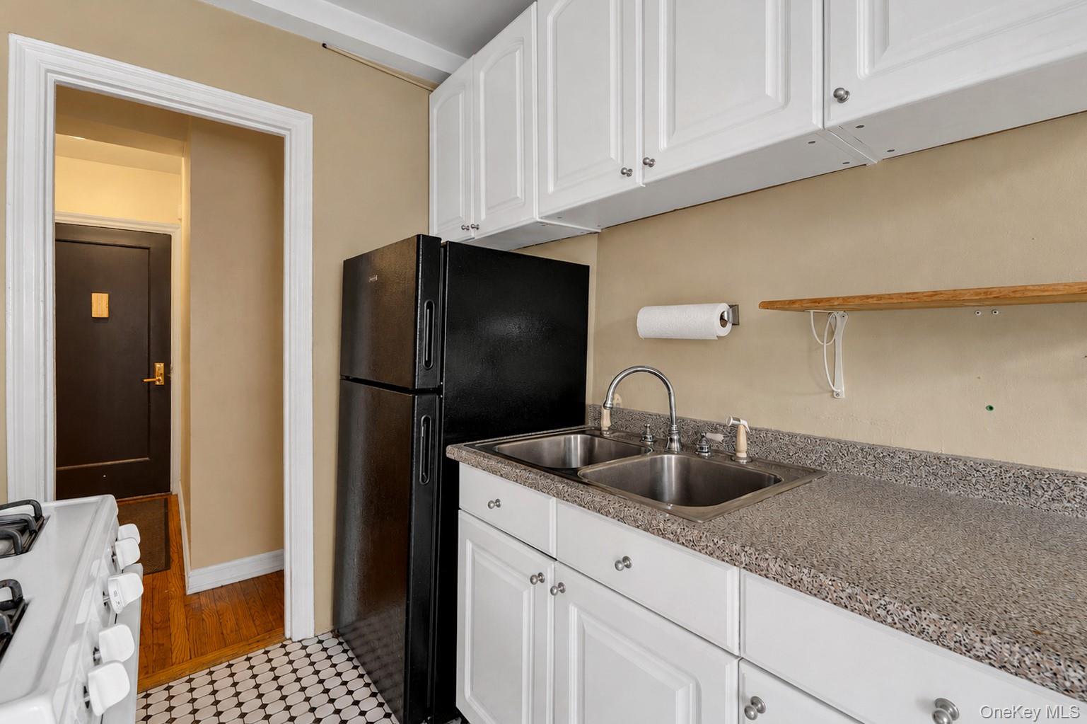 433 W 34th Street 2n Property Photo 5