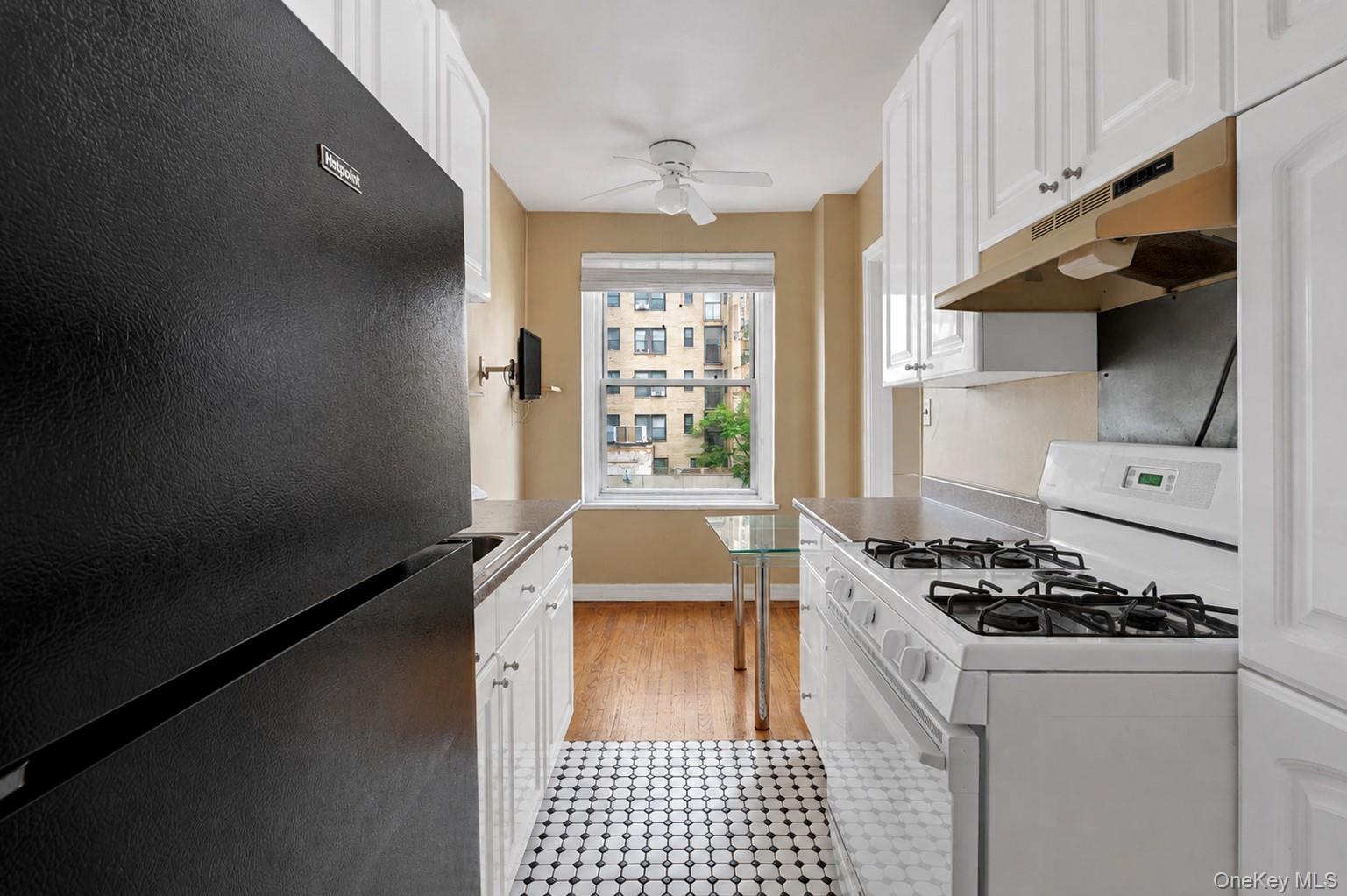 433 W 34th Street 2n Property Photo 6