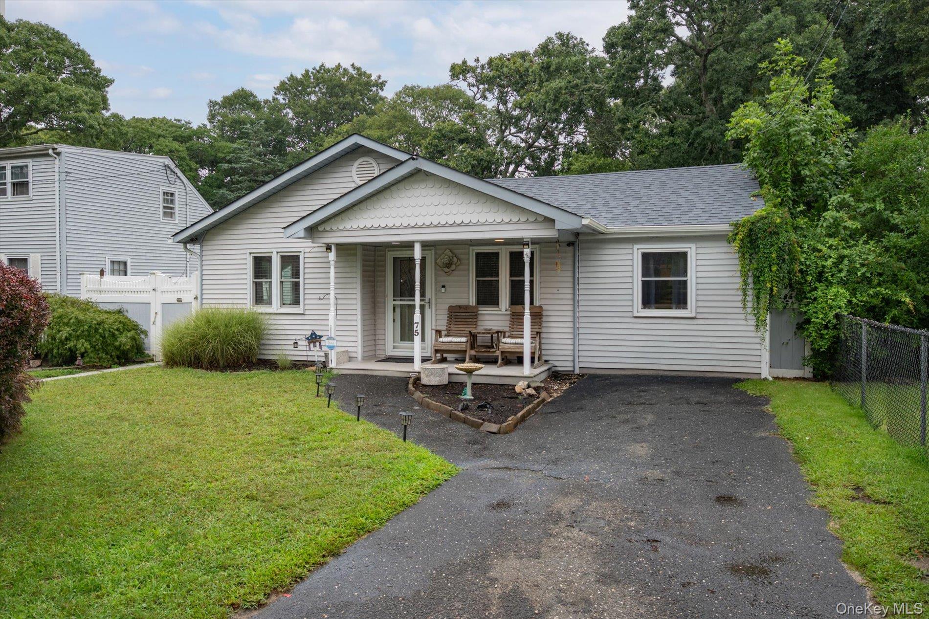 75 Westminster Drive Property Photo 1