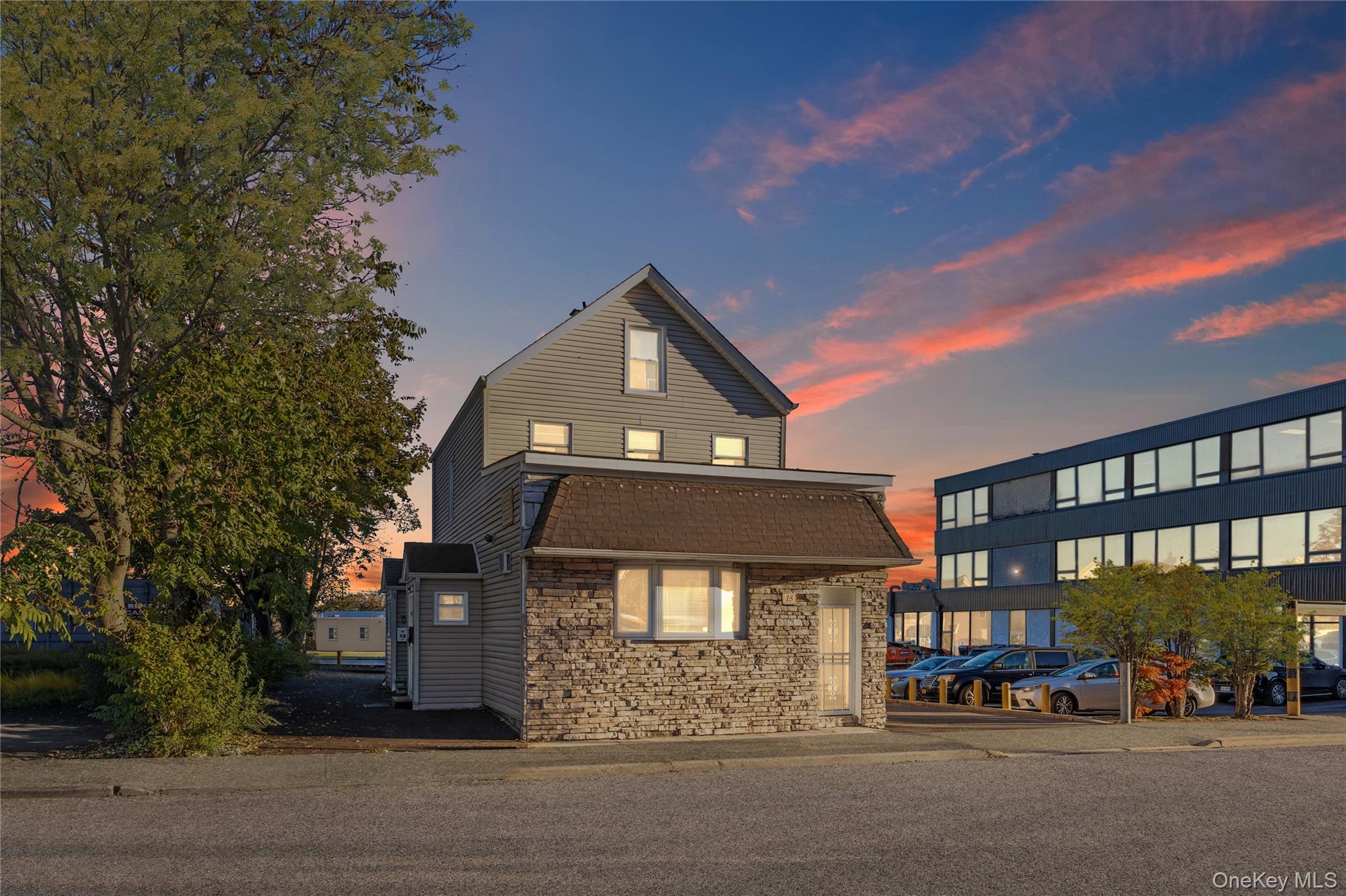15 E Carl Street Property Photo 1