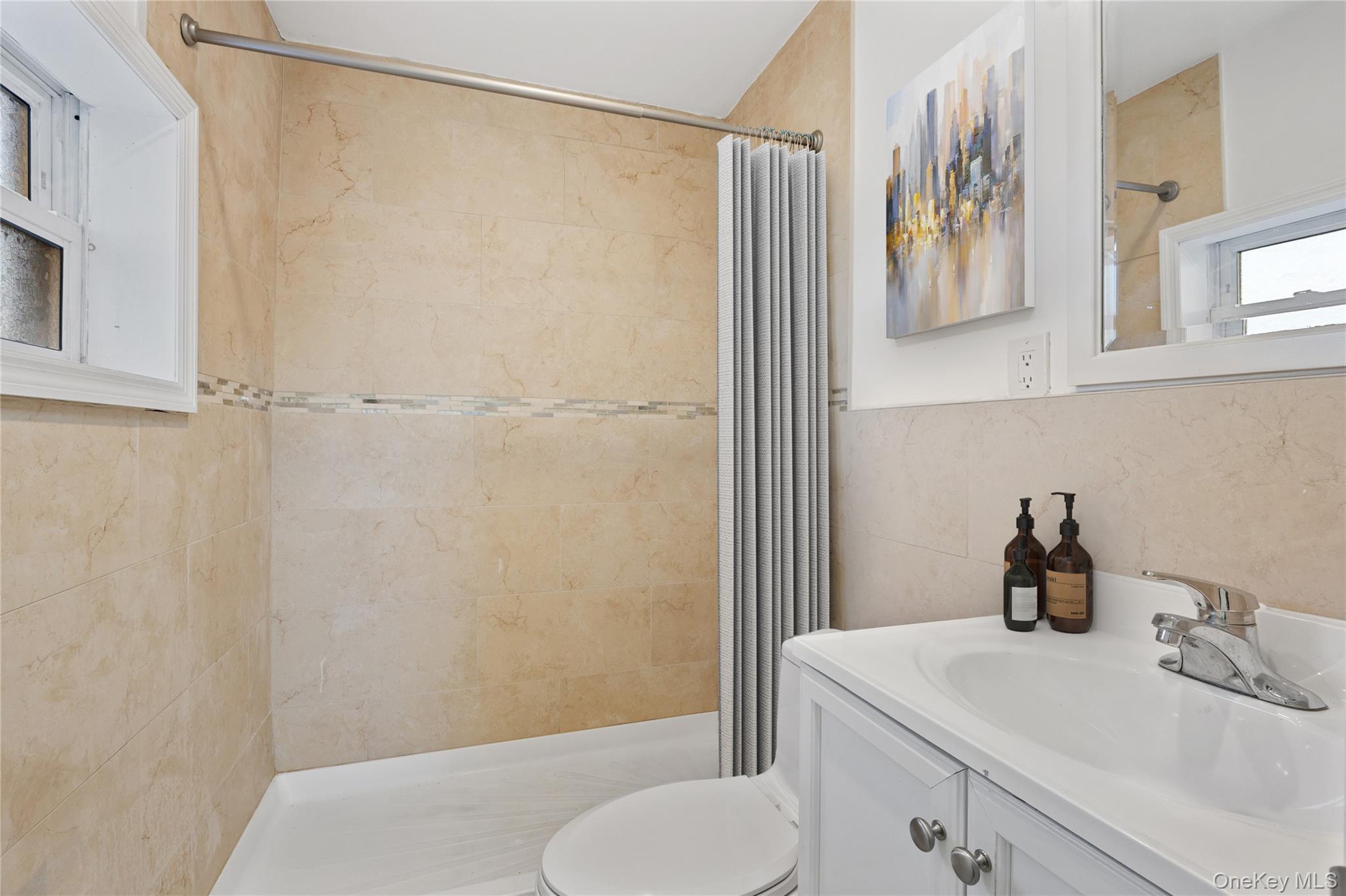 15 E Carl Street Property Photo 6
