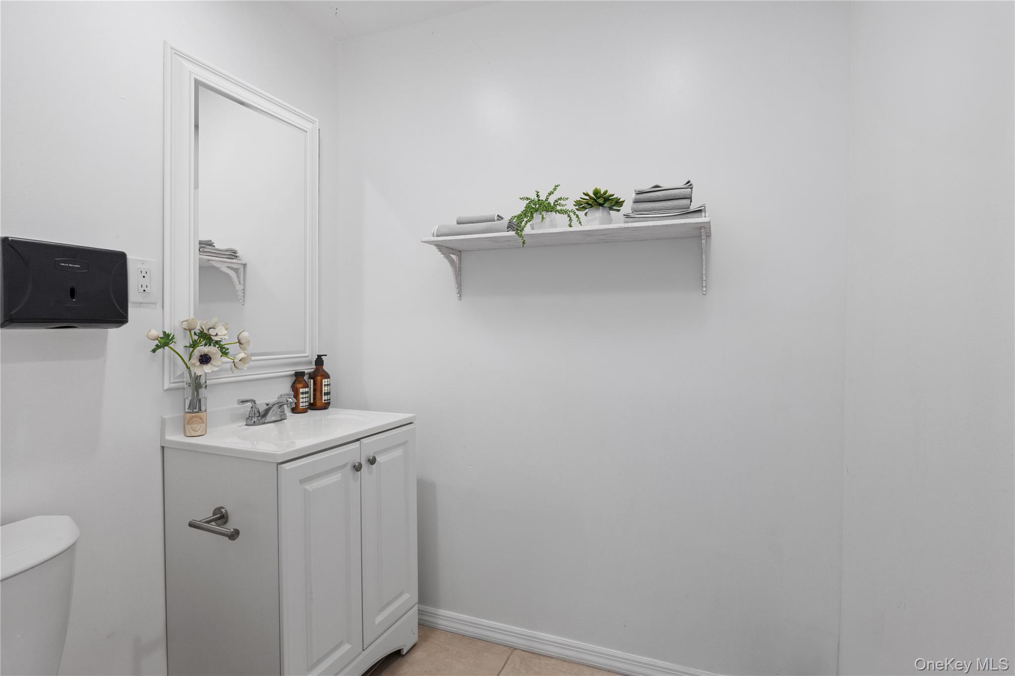 15 E Carl Street Property Photo 7