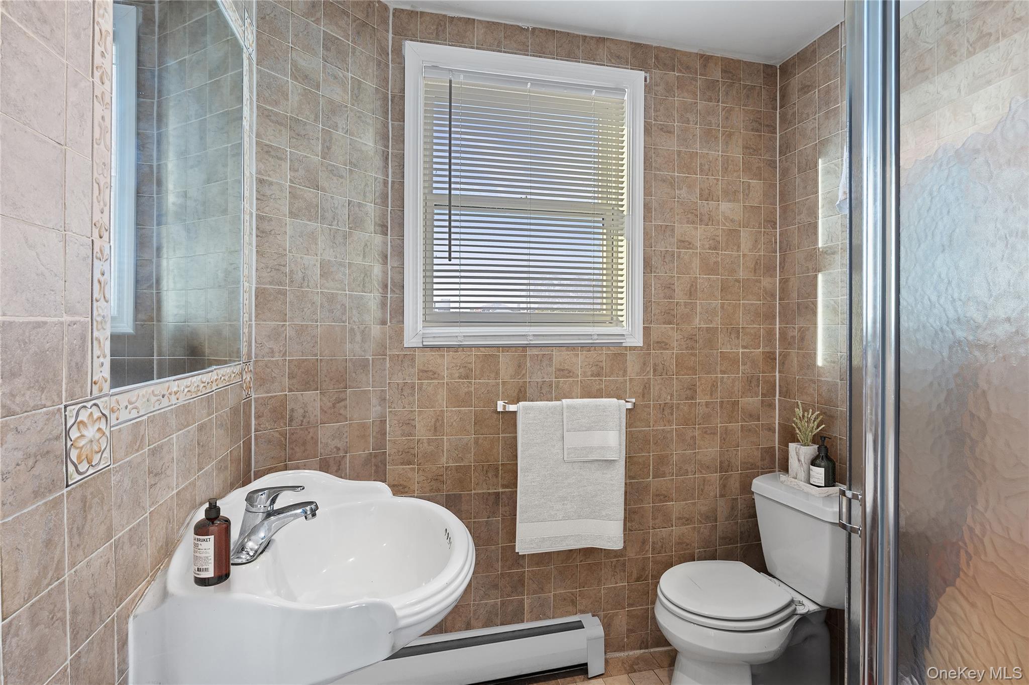 15 E Carl Street Property Photo 18
