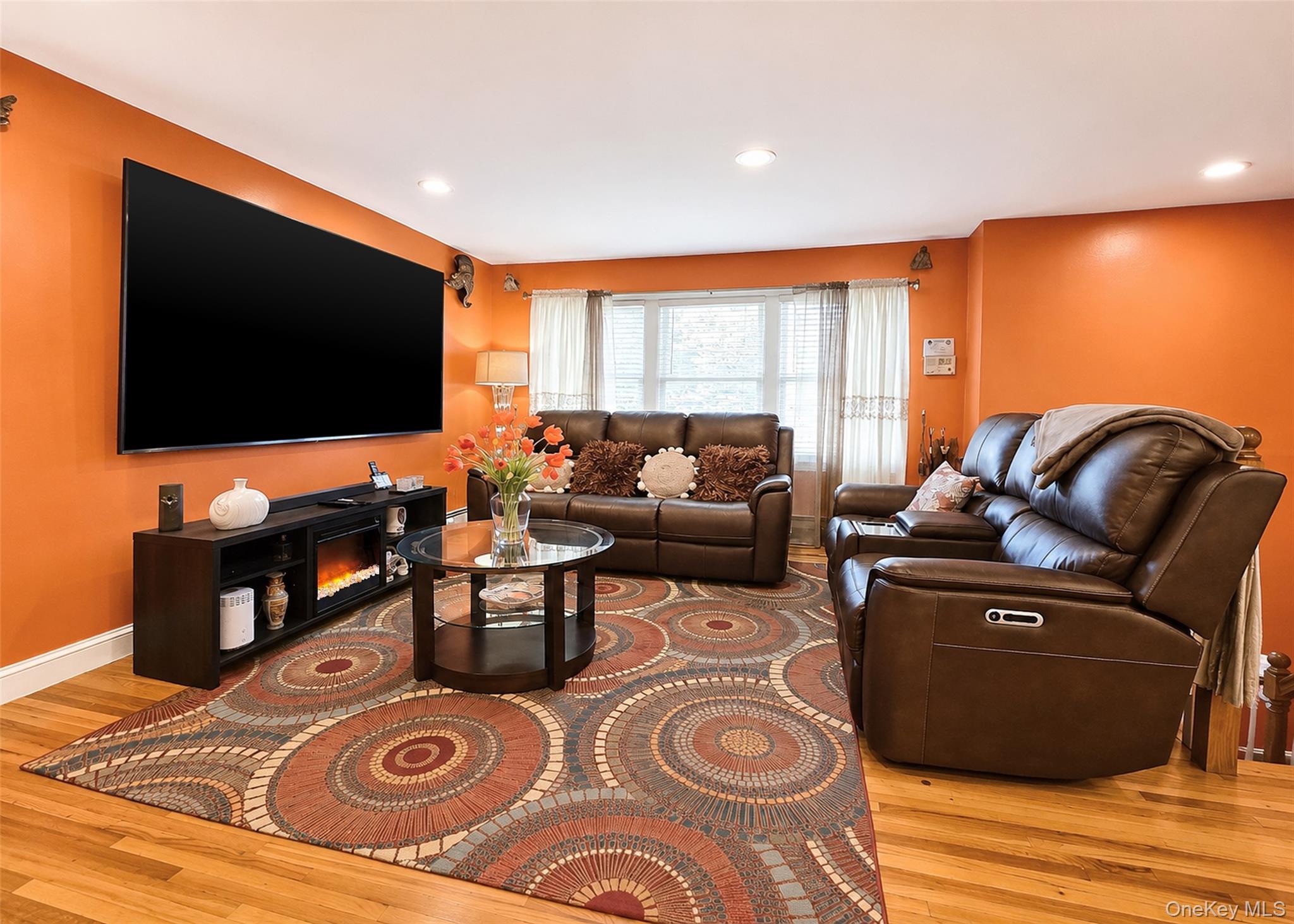 1028 Union Boulevard Property Photo 8