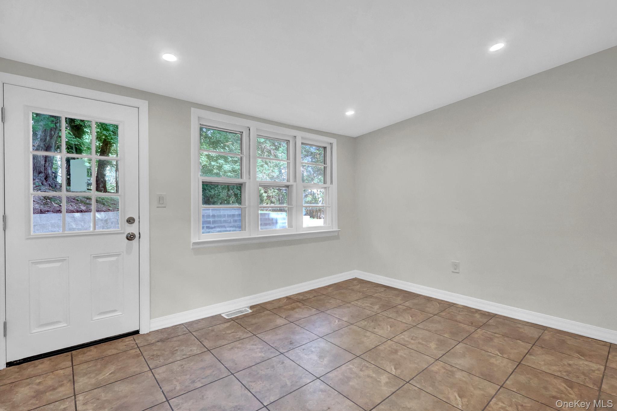 66 Washington Street Property Photo 13