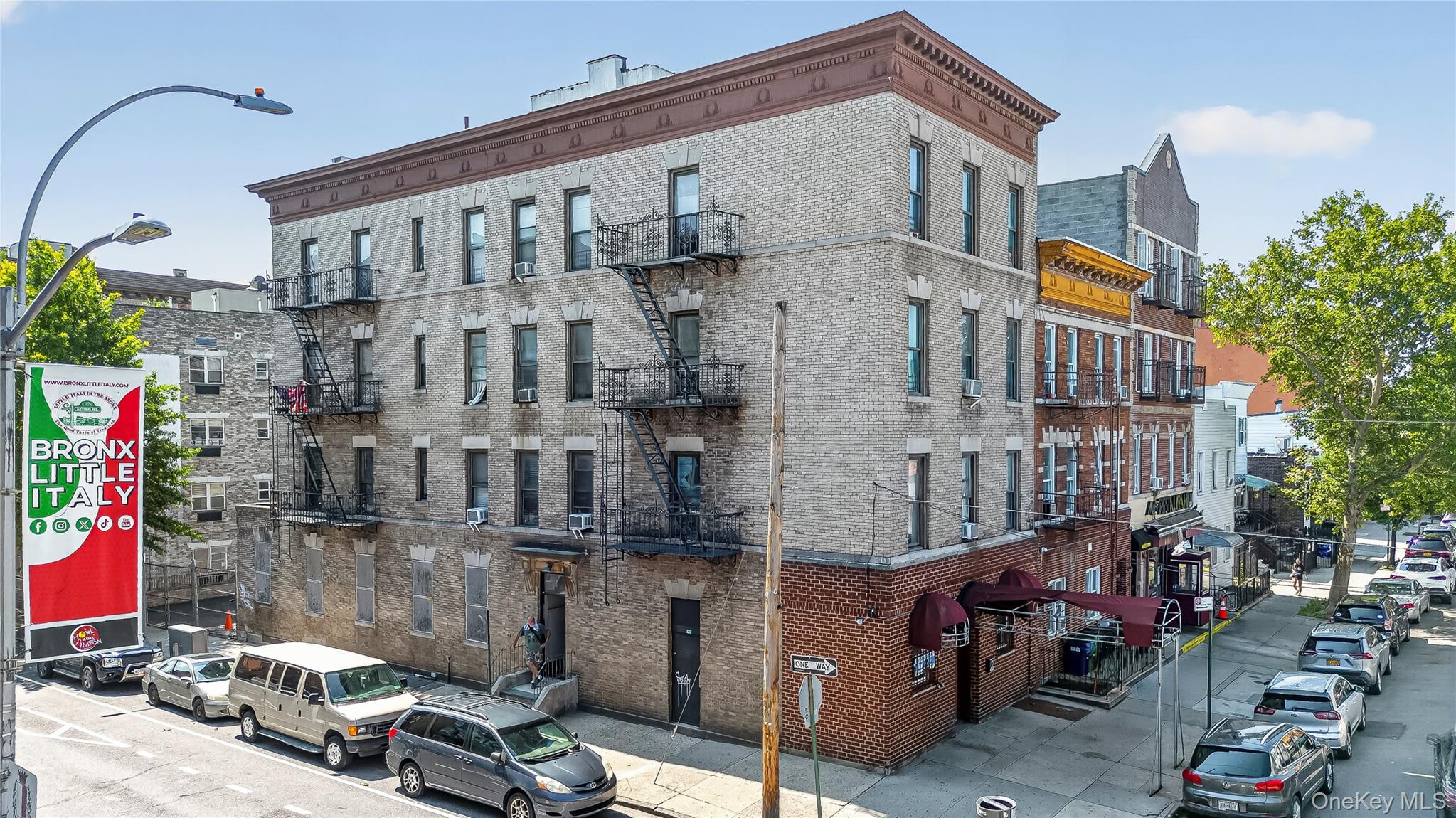 2476 Arthur Avenue Property Photo 1