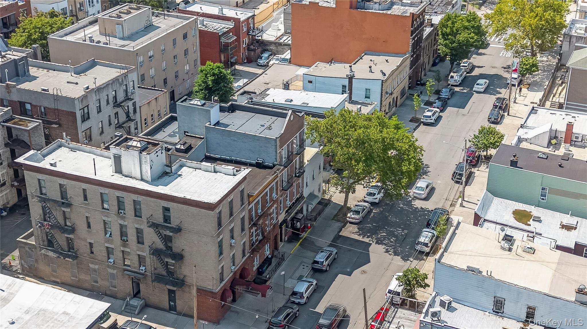 2476 Arthur Avenue Property Photo 2