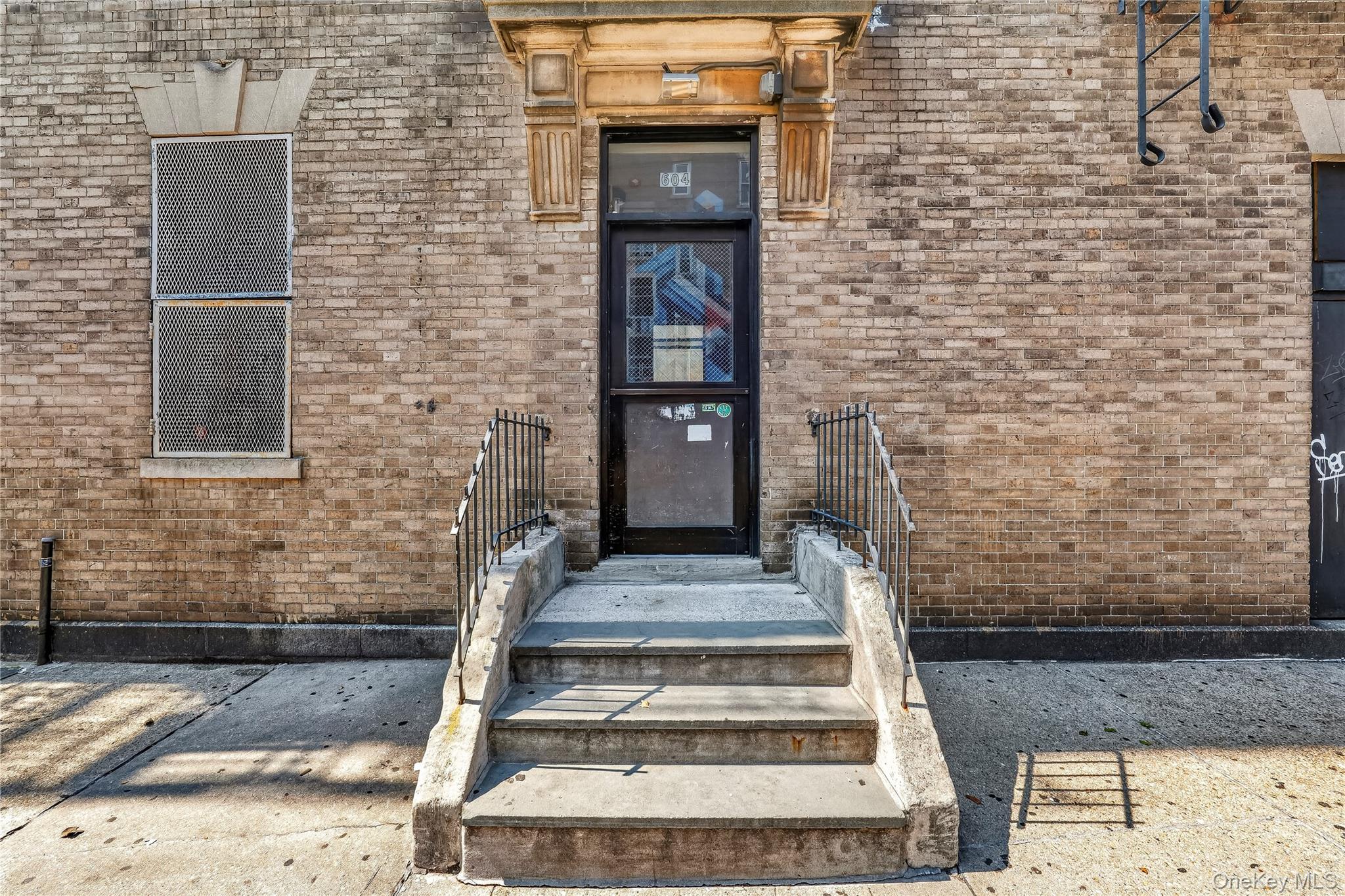 2476 Arthur Avenue Property Photo 5