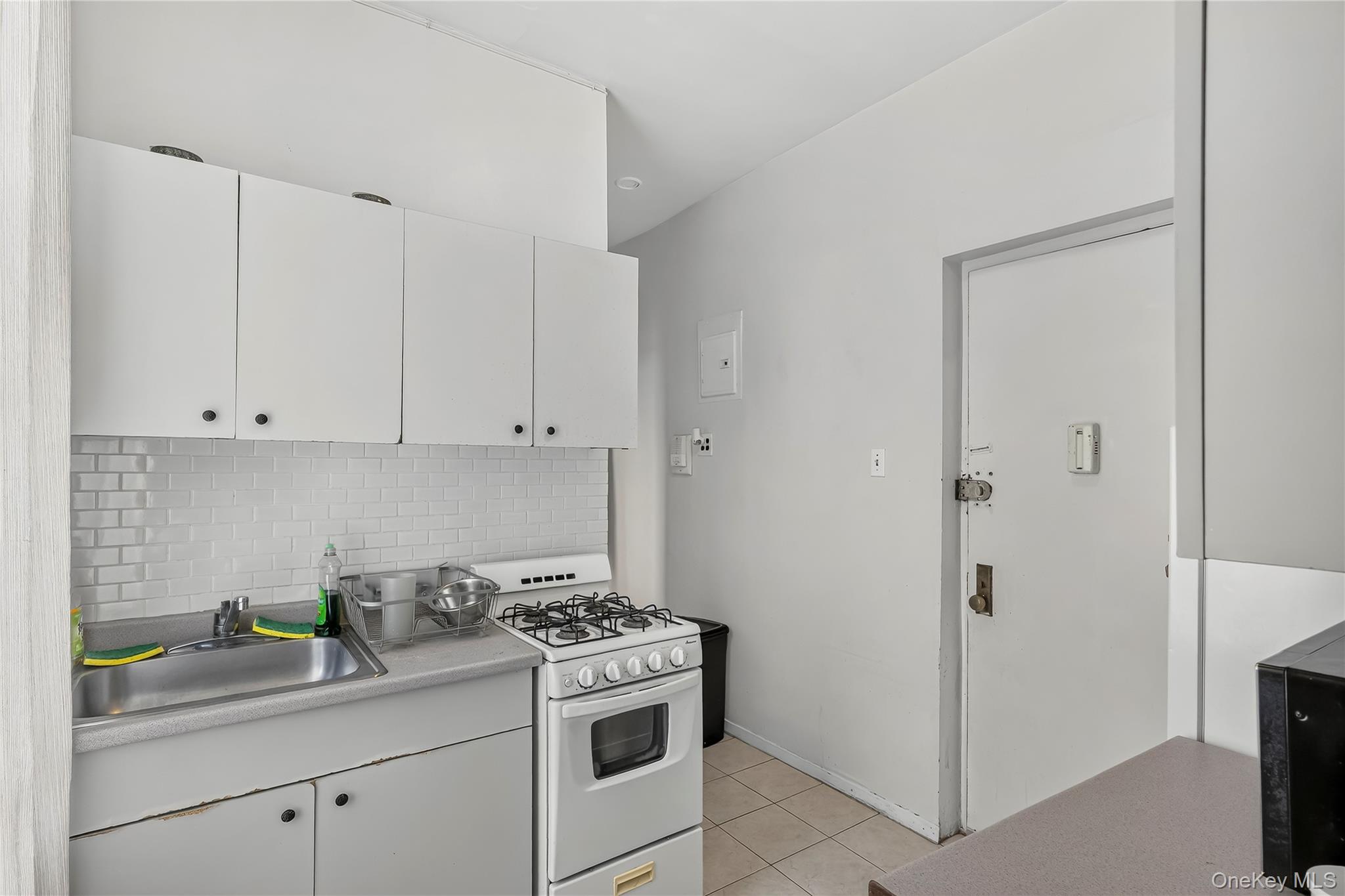 2476 Arthur Avenue Property Photo 24