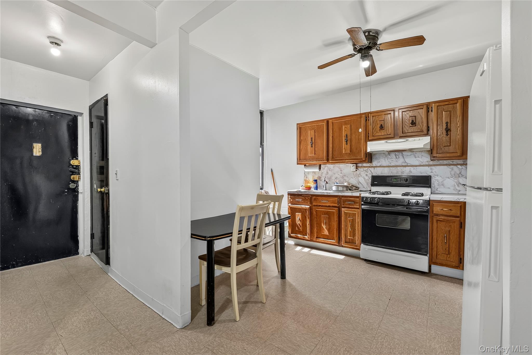 2476 Arthur Avenue Property Photo 28