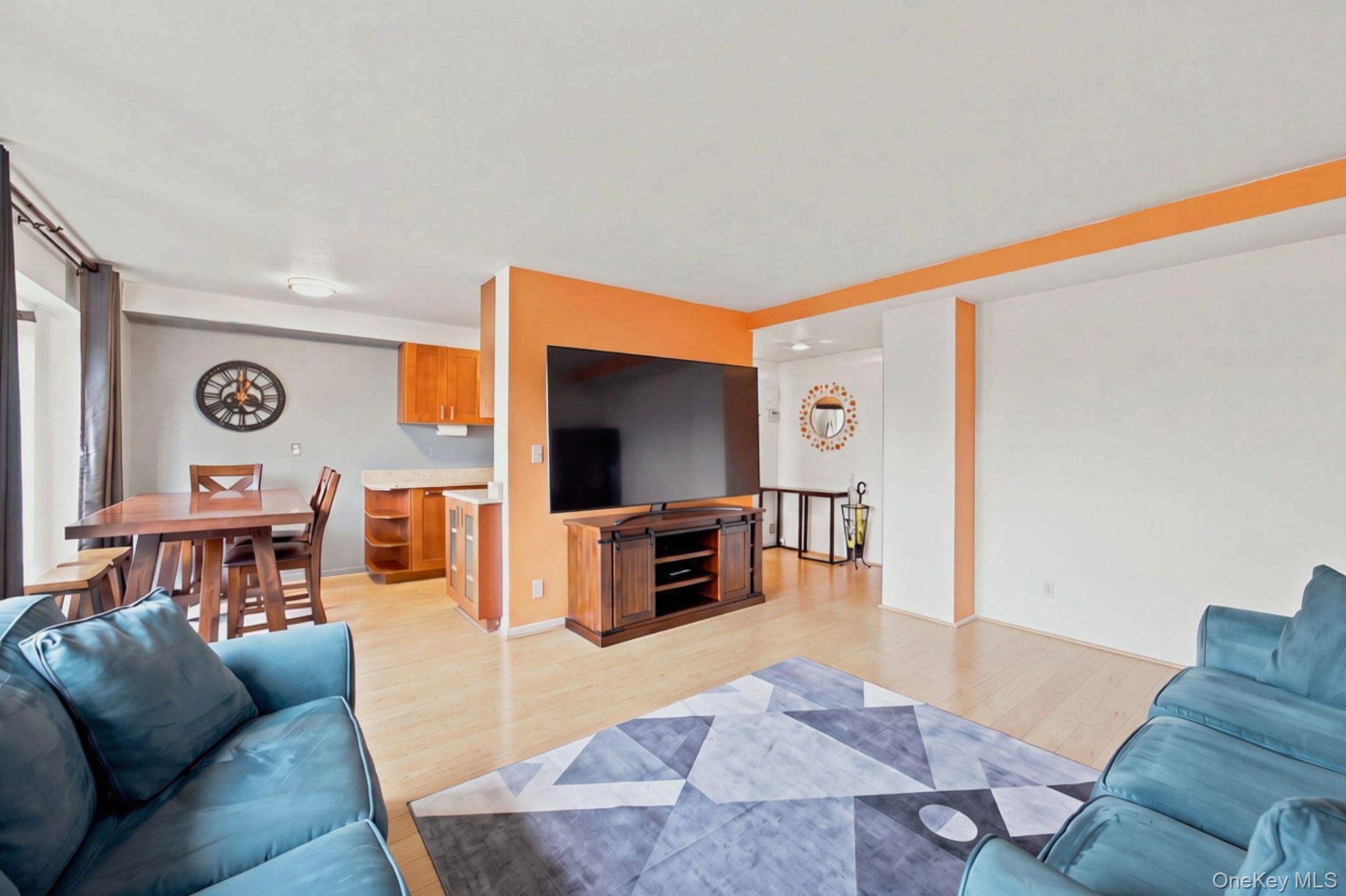 33-65 14th Street 5a Property Photo 1