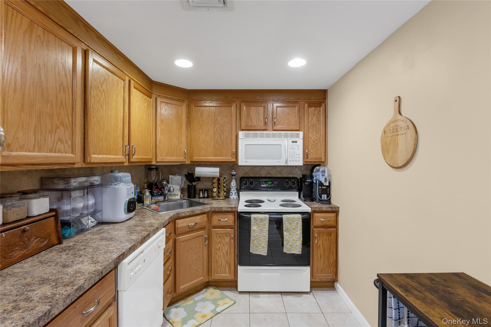 242 Maple Avenue 319 Property Photo 6