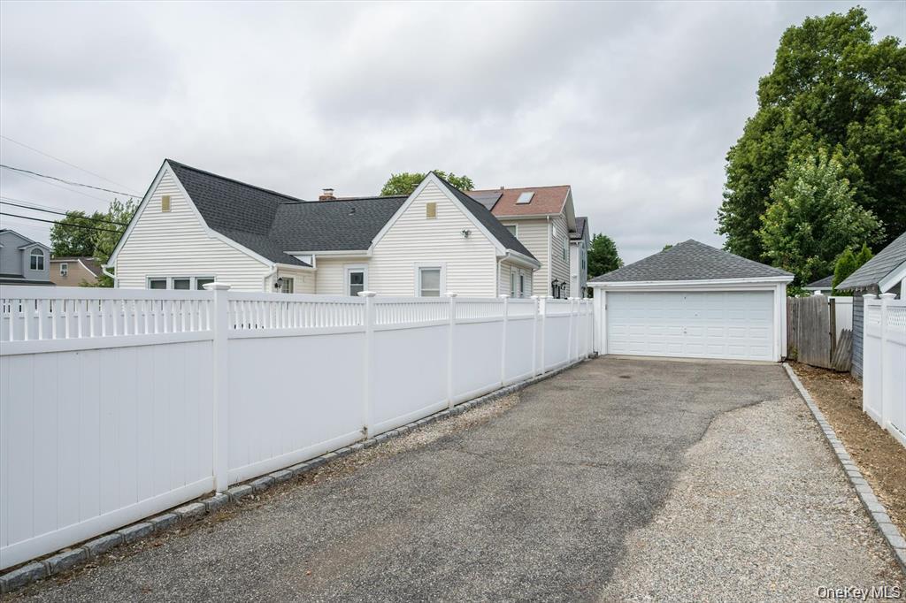 23 Rosebud Avenue Property Photo 16