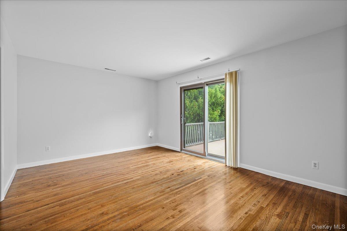 284 Park Avenue Left Side Property Photo 7