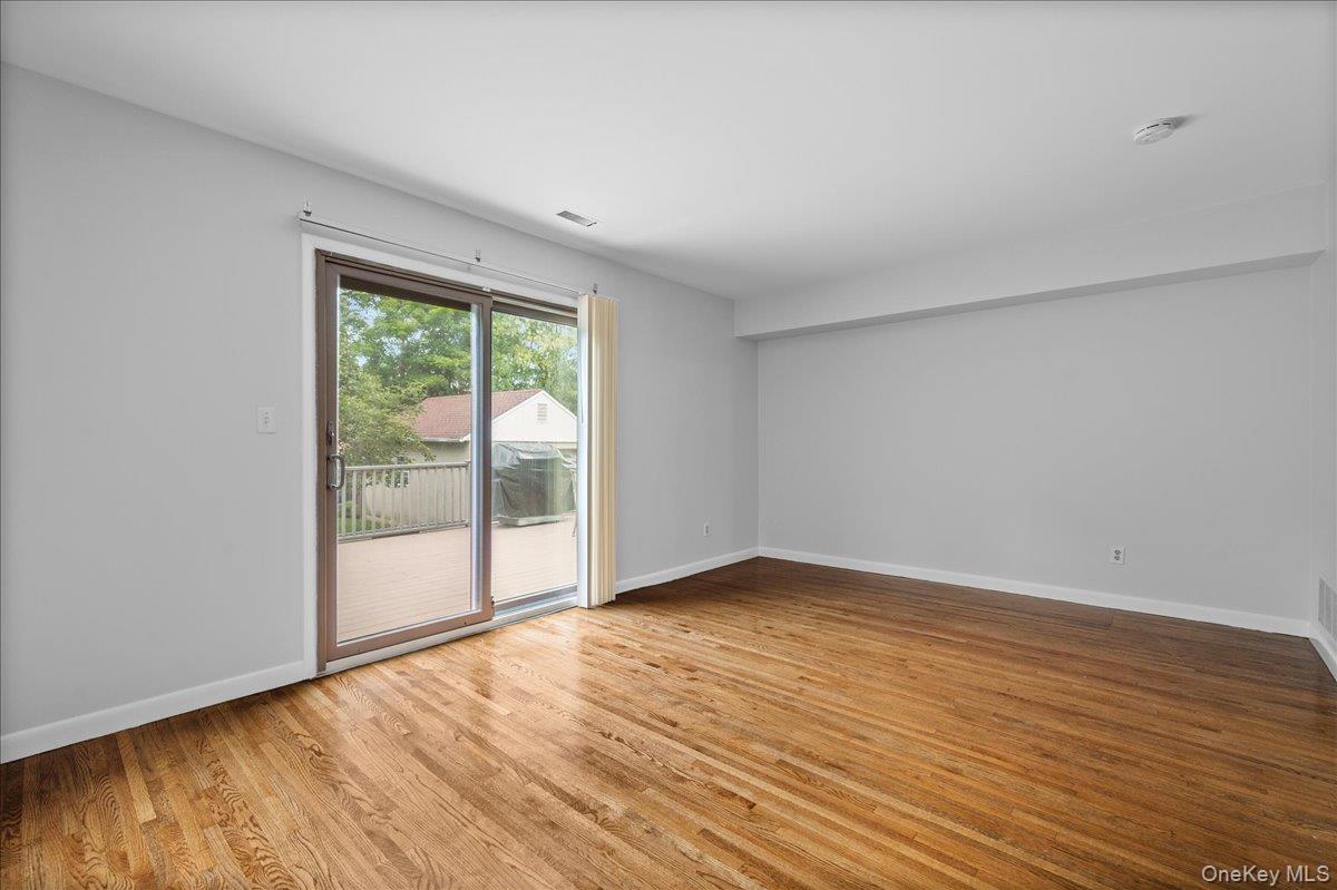 284 Park Avenue Left Side Property Photo 8