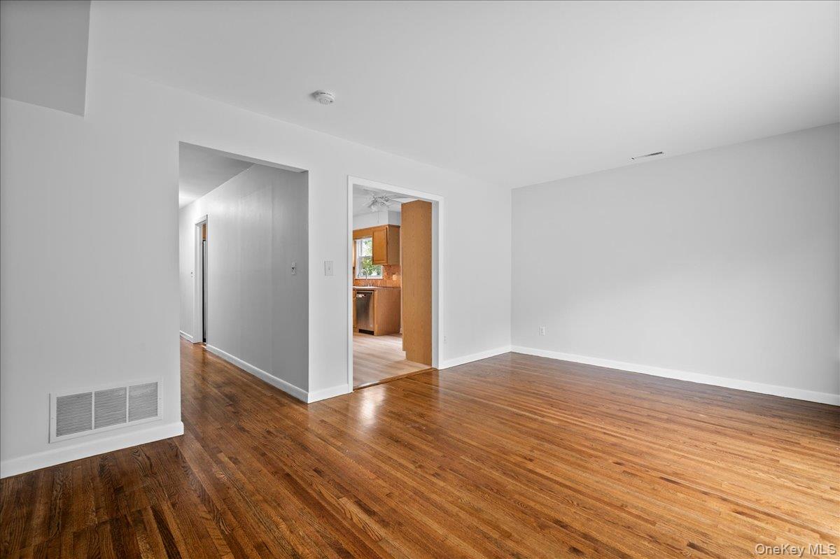 284 Park Avenue Left Side Property Photo 10