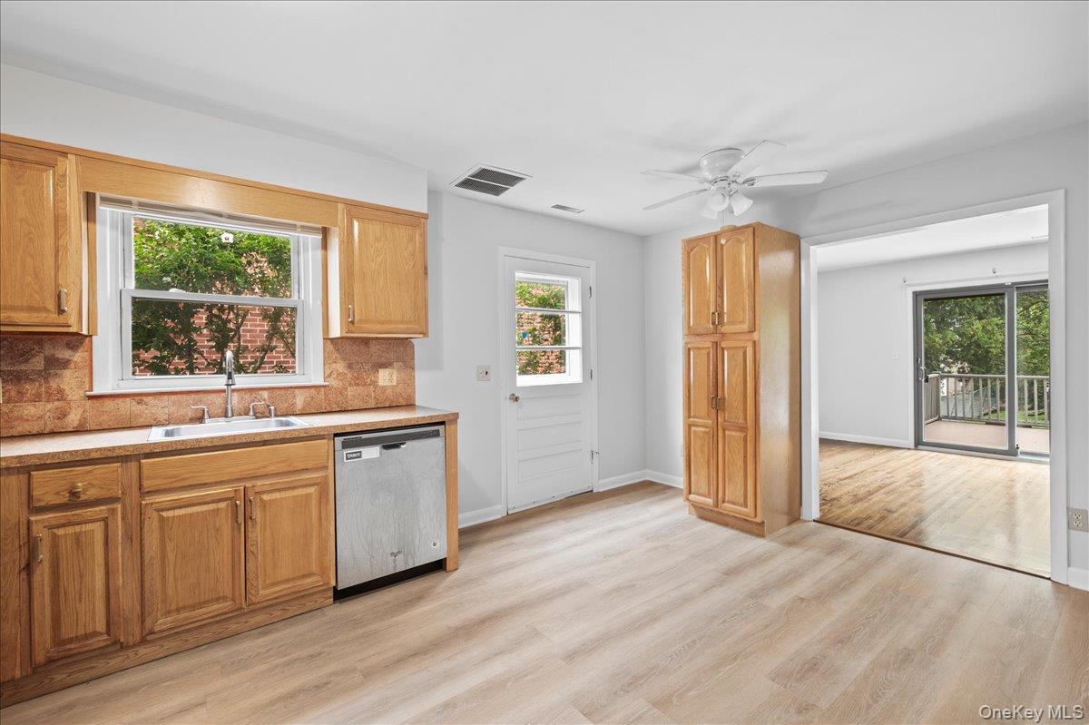 284 Park Avenue Left Side Property Photo 15
