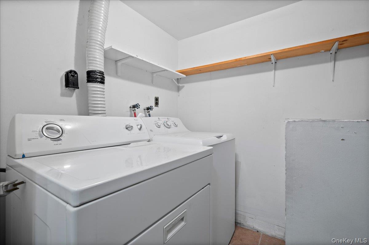 284 Park Avenue Left Side Property Photo 17