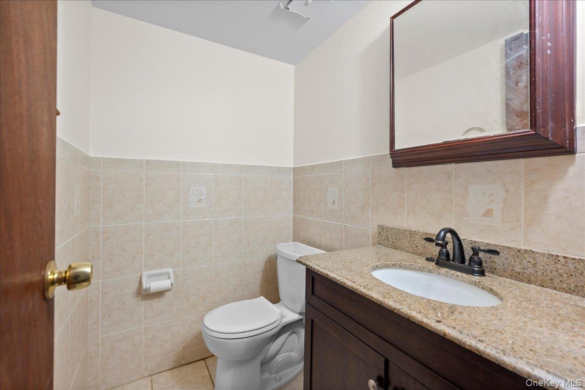 284 Park Avenue Left Side Property Photo 18