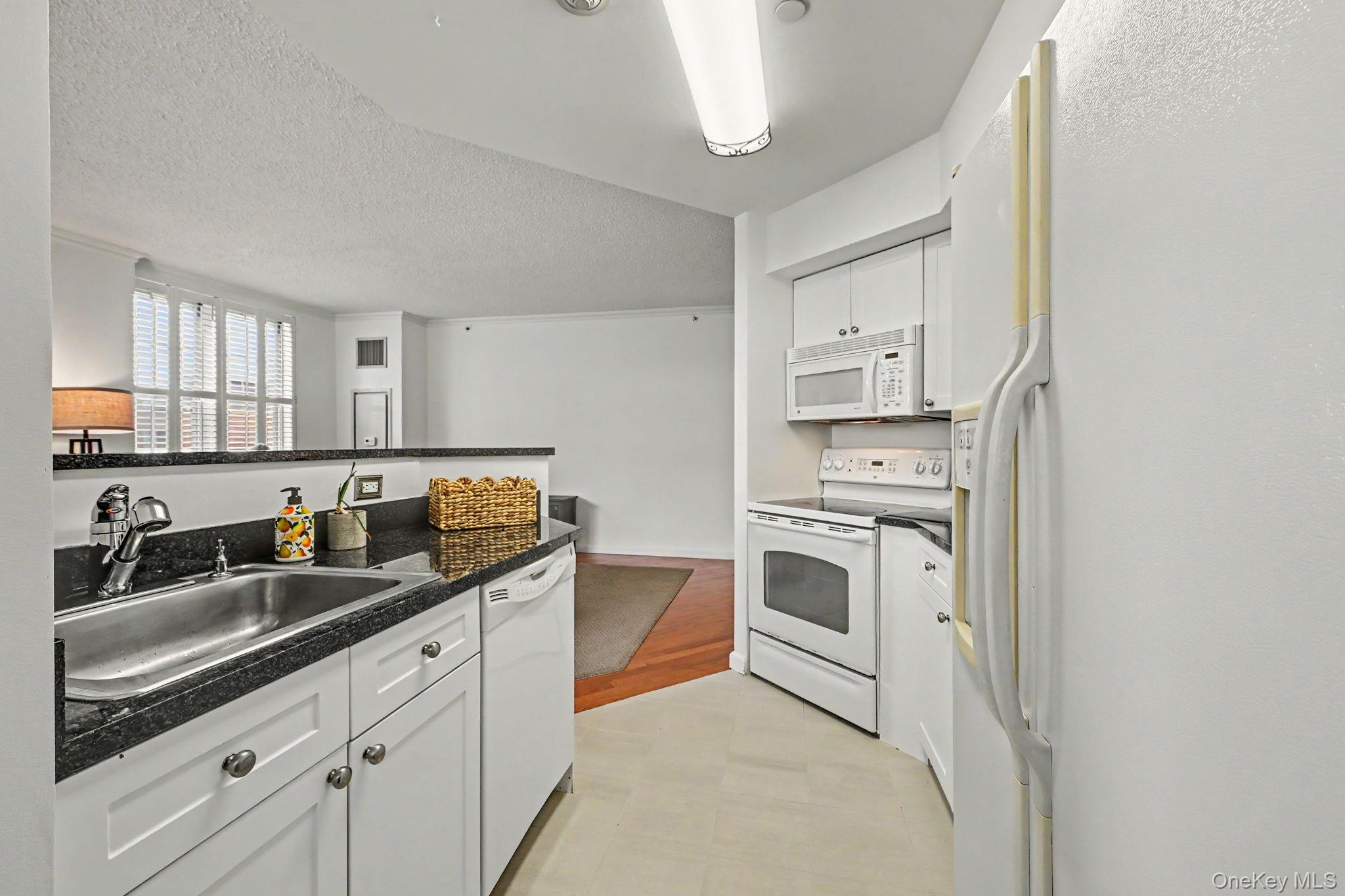 300 Mamaroneck Avenue 303 Property Photo 17