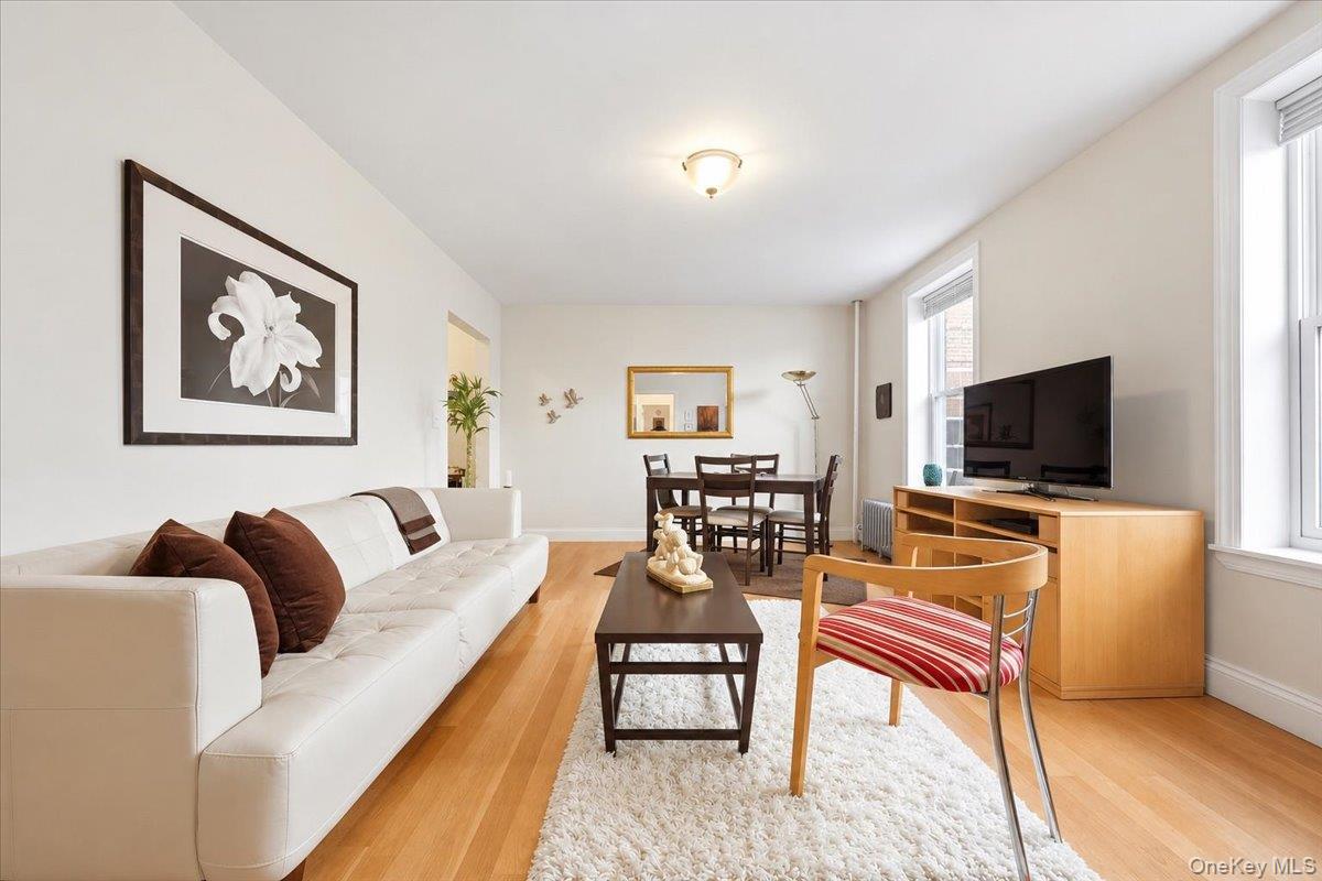 811 Walton Avenue E18 Property Photo 2