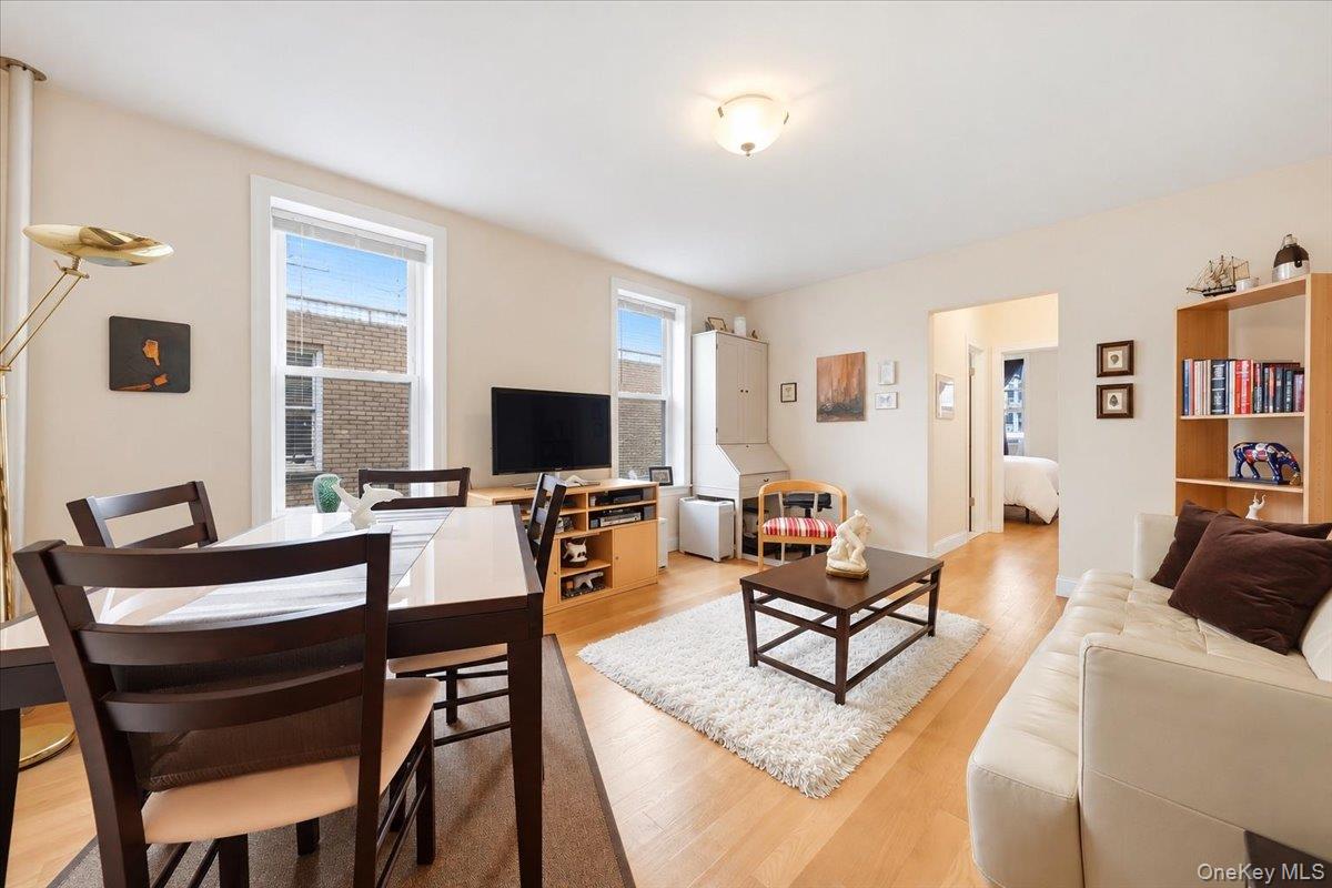 811 Walton Avenue E18 Property Photo 4
