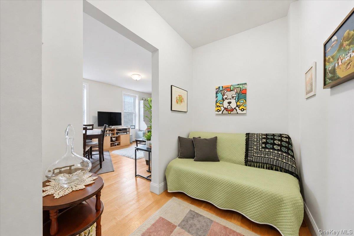 811 Walton Avenue E18 Property Photo 5
