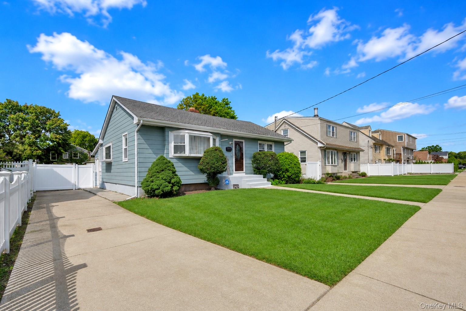 292 Roosevelt Avenue Property Photo 3
