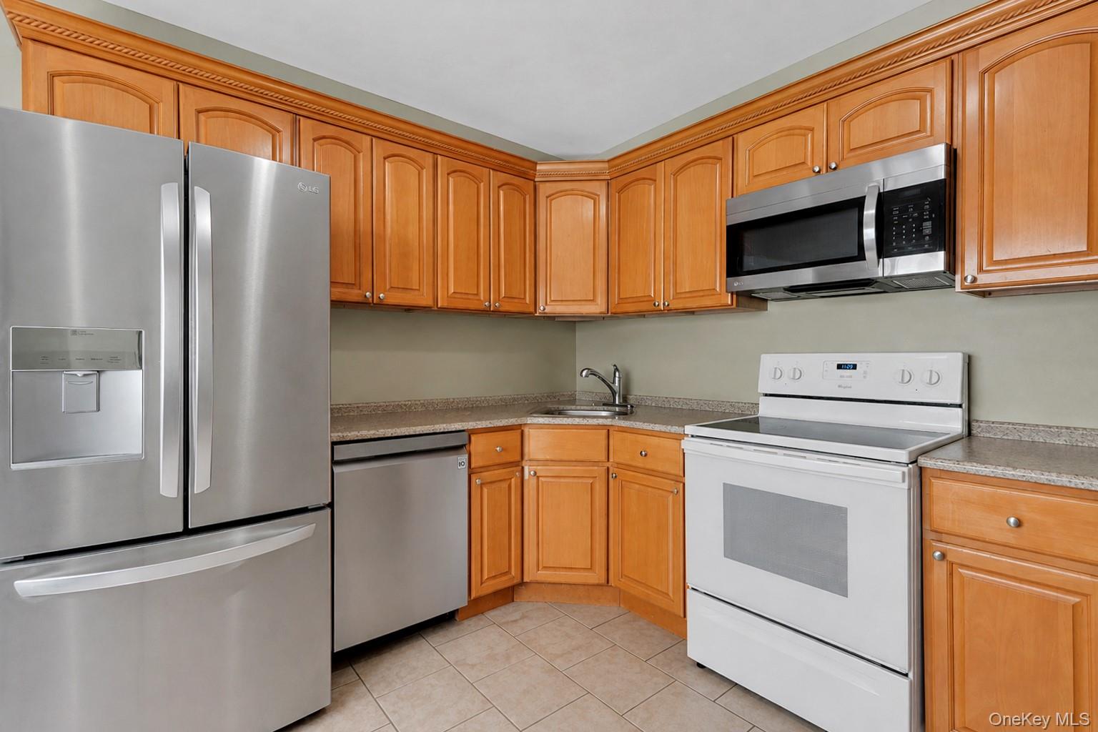 292 Roosevelt Avenue Property Photo 15