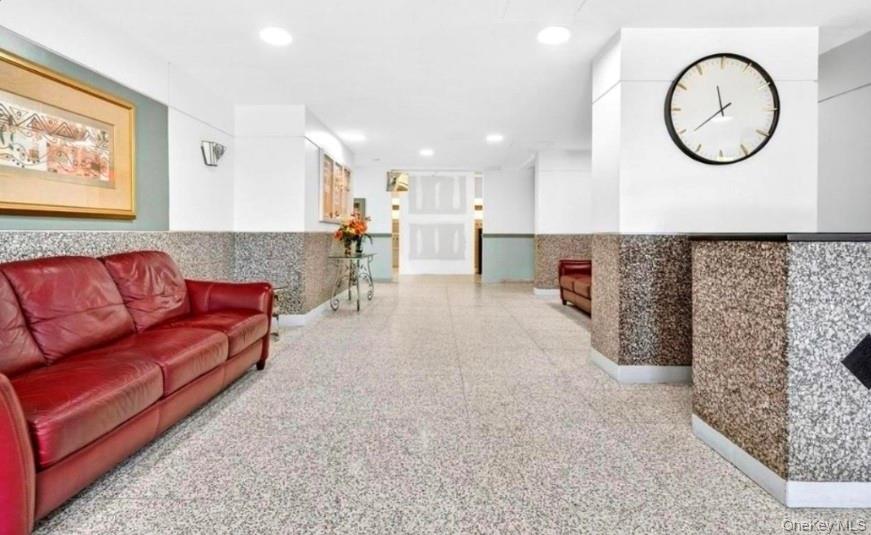 1841 Central Park Avenue 16j Property Photo 4