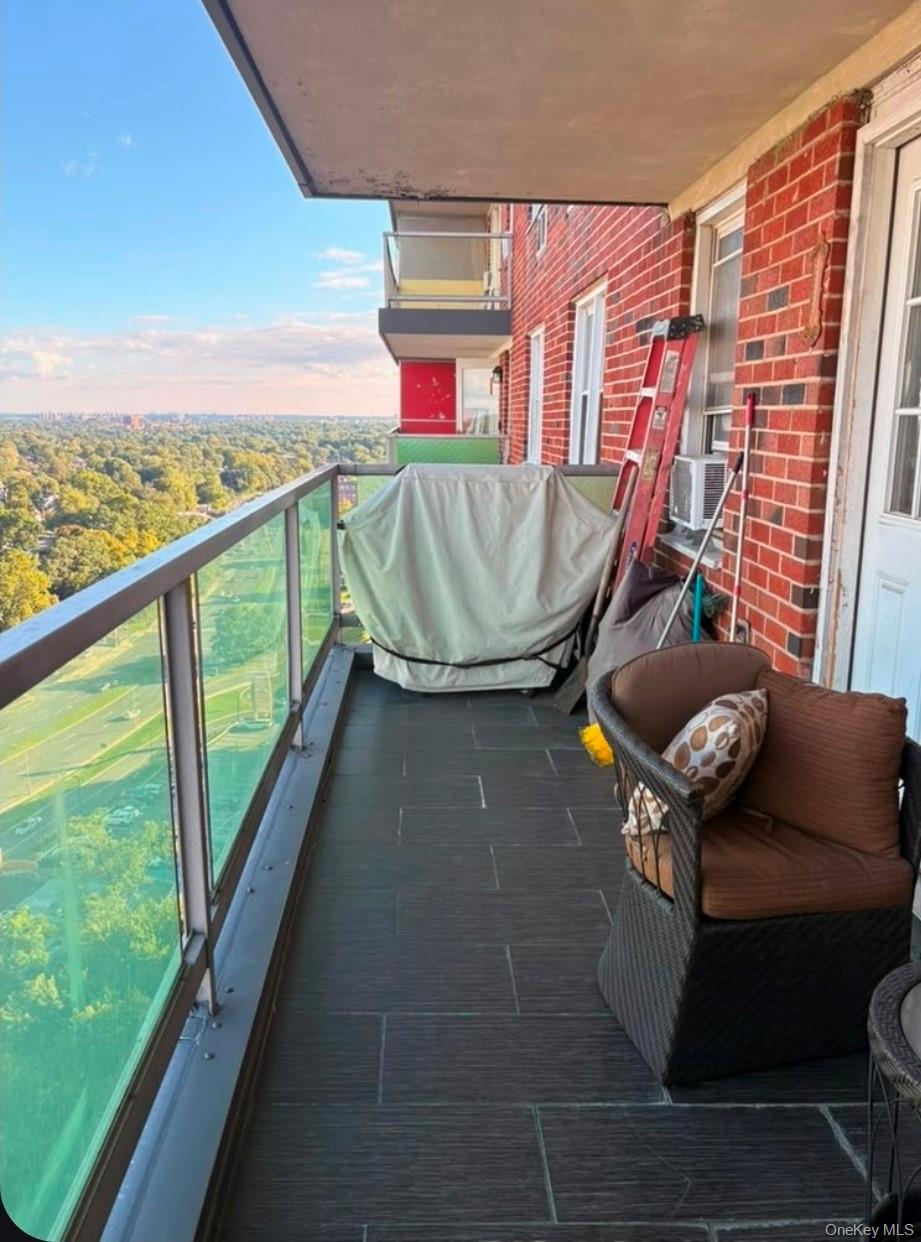 1841 Central Park Avenue 16j Property Photo 11
