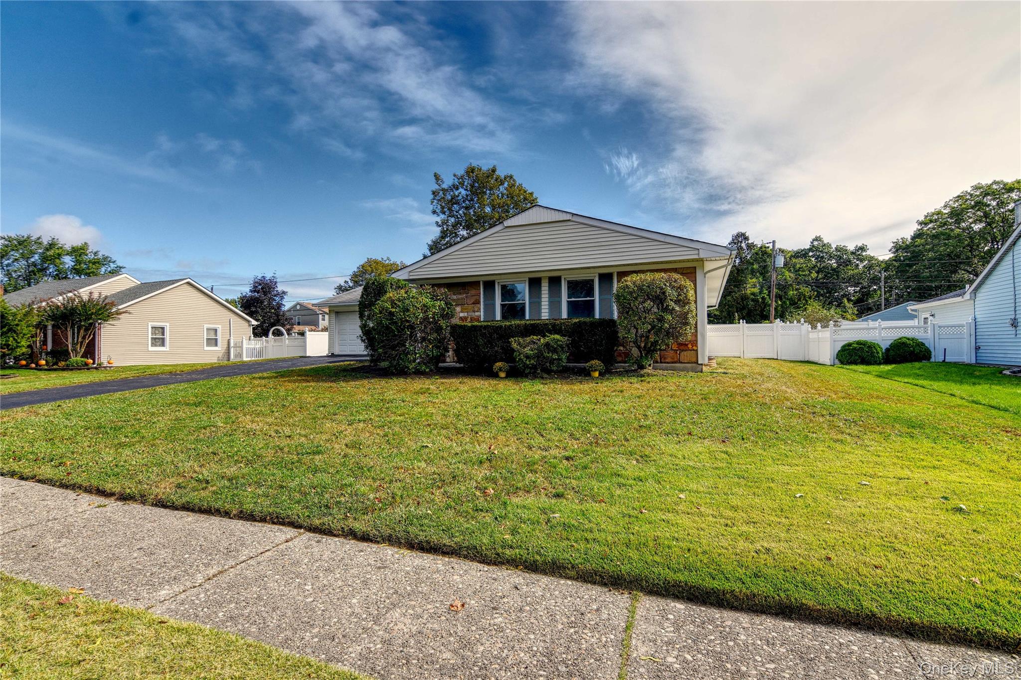 7 Tinder Lane Property Photo 3