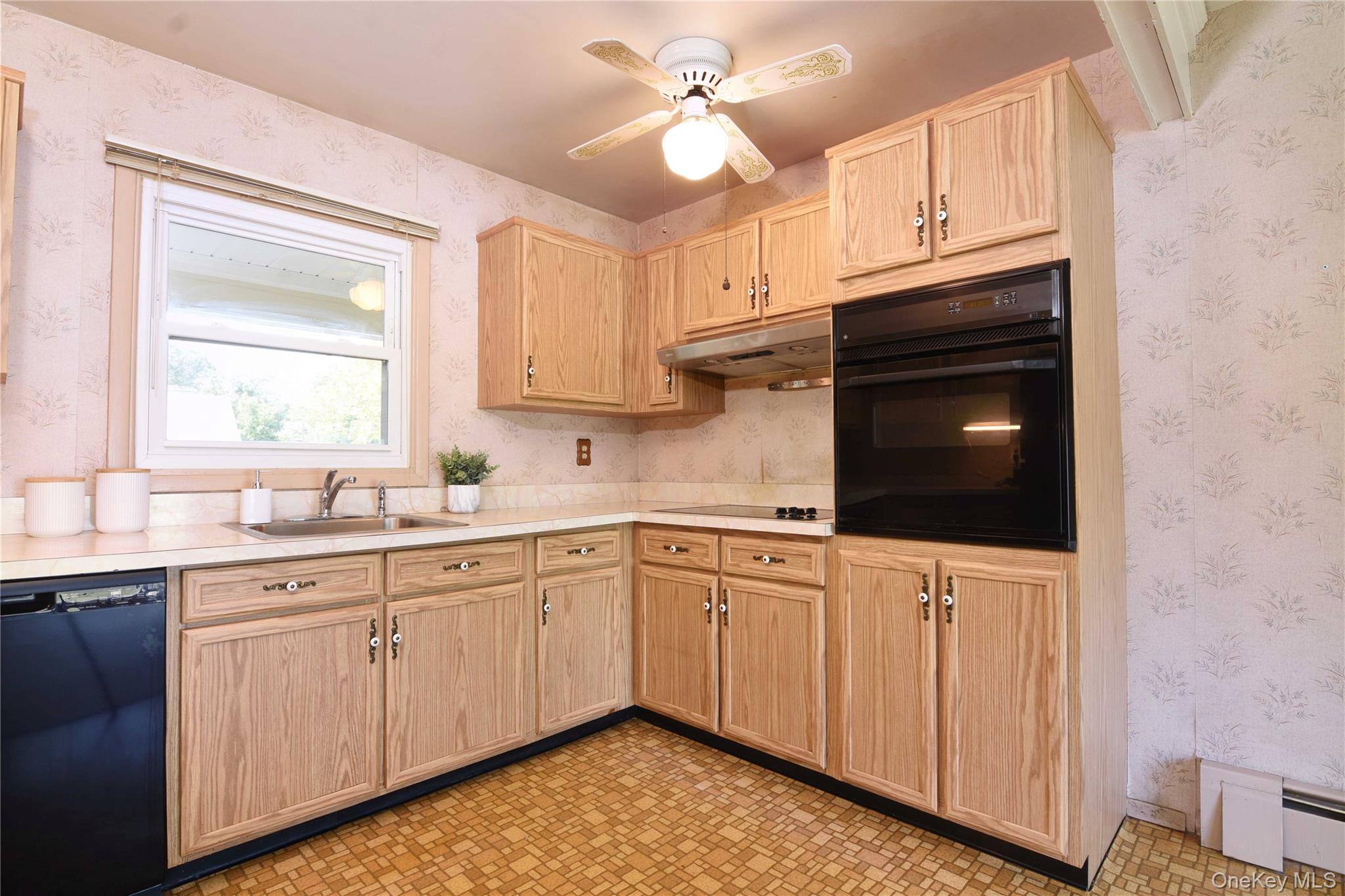 7 Tinder Lane Property Photo 12