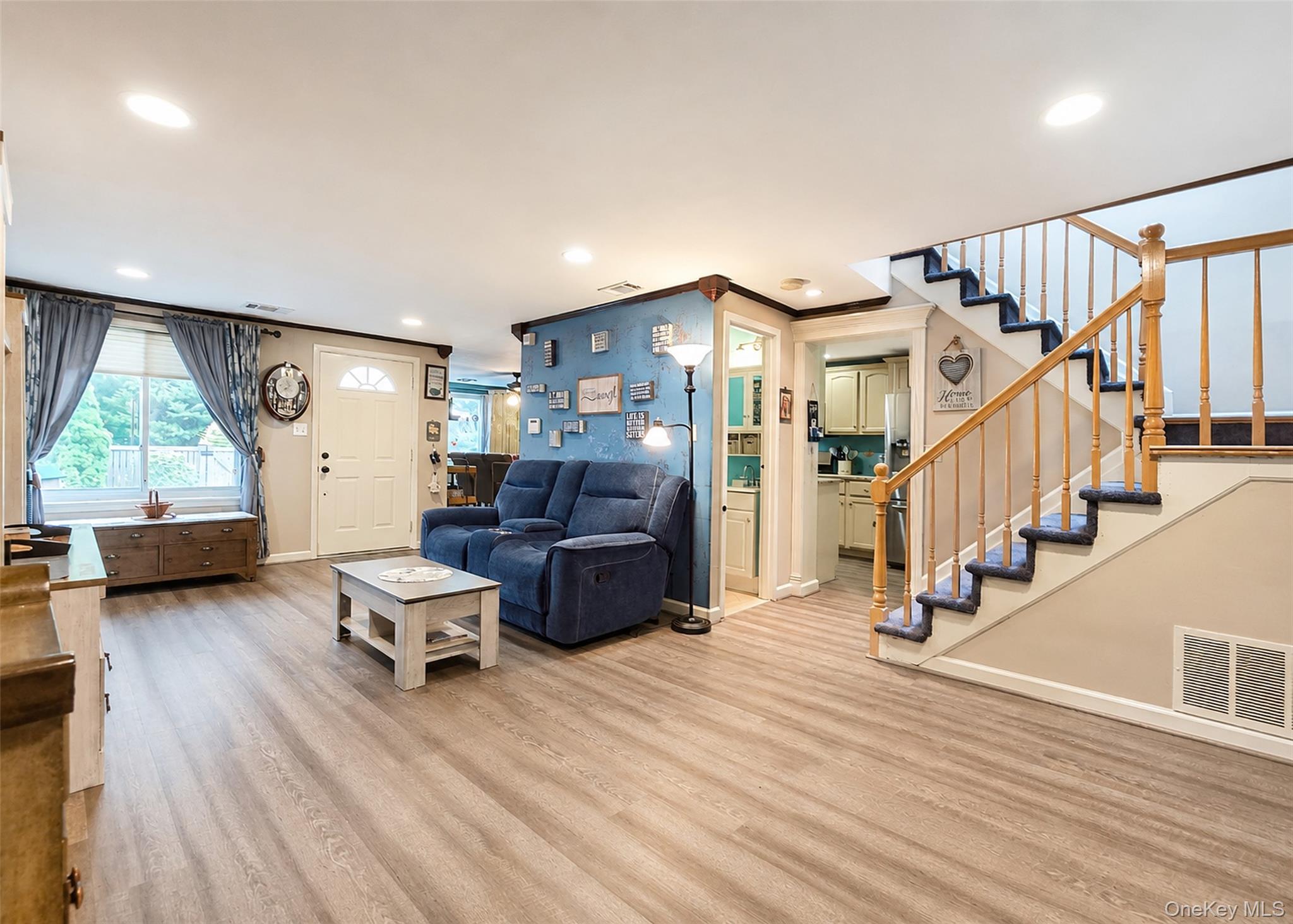 99 Skyline Drive Property Photo 4