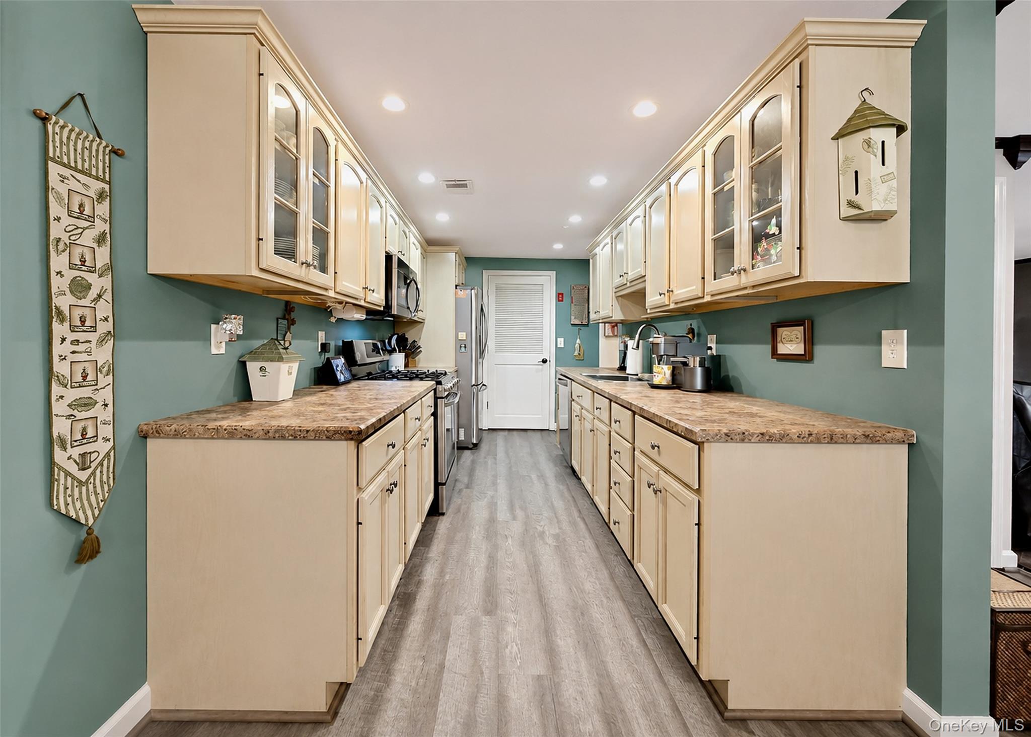99 Skyline Drive Property Photo 8