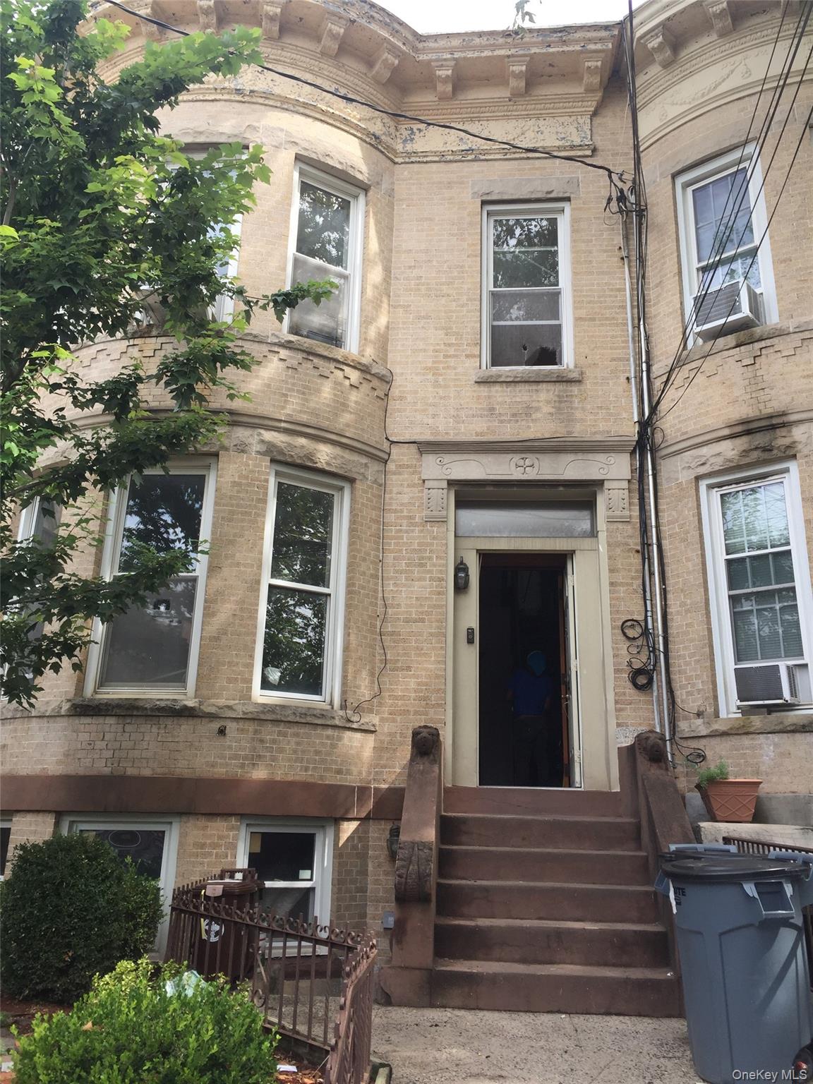 1051 71st Street Property Photo 1