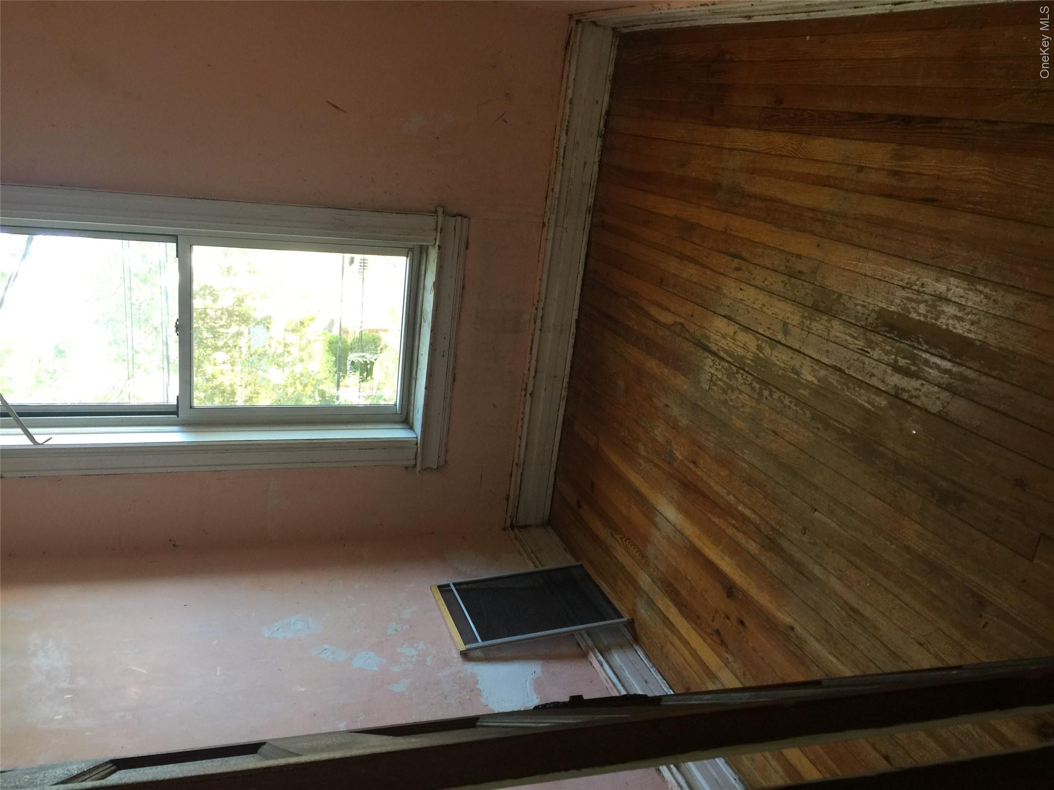 1051 71st Street Property Photo 4