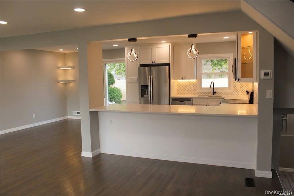 240 Lincoln Avenue Property Photo 3
