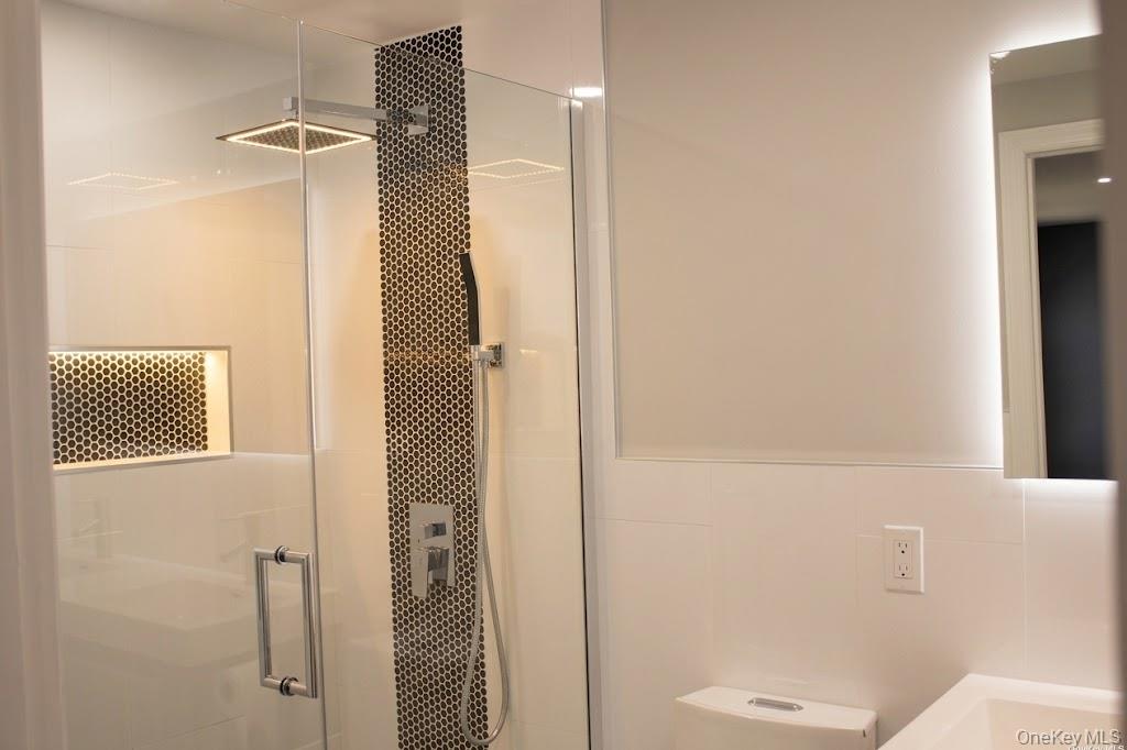 240 Lincoln Avenue Property Photo 7