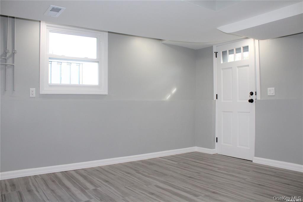 240 Lincoln Avenue Property Photo 16