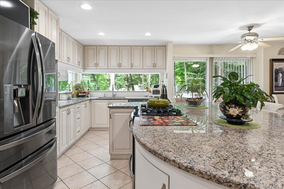 12 Berkshire Drive Property Photo 6
