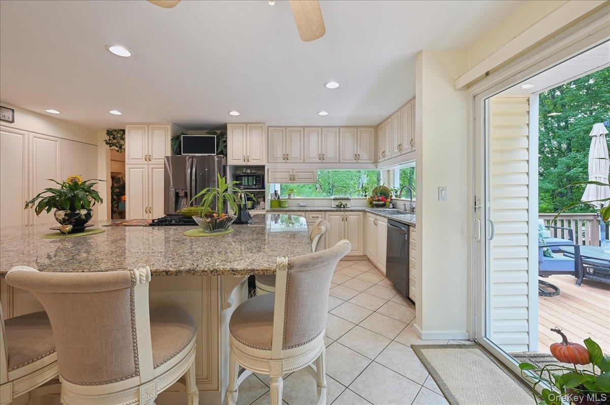12 Berkshire Drive Property Photo 8