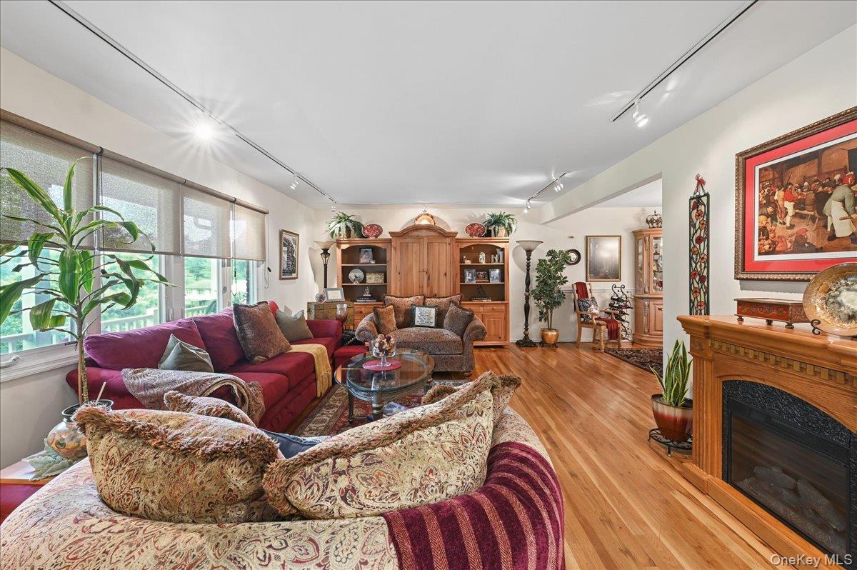12 Berkshire Drive Property Photo 10