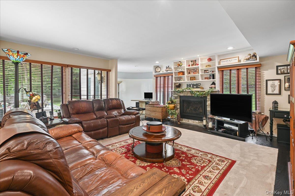 12 Berkshire Drive Property Photo 17