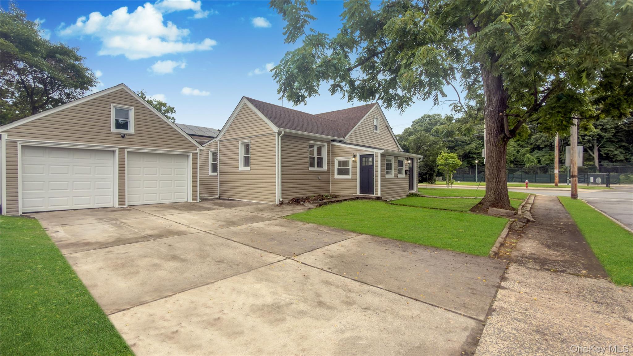 1180 Woodfield Road Property Photo 3