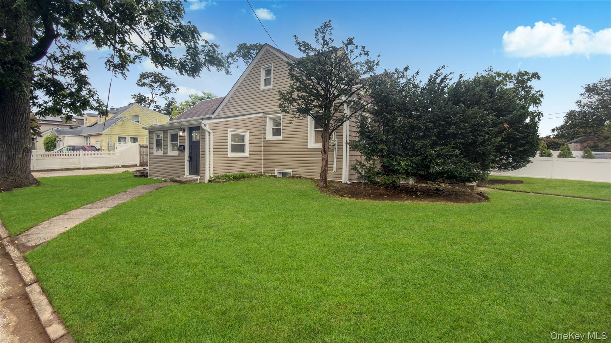 1180 Woodfield Road Property Photo 6