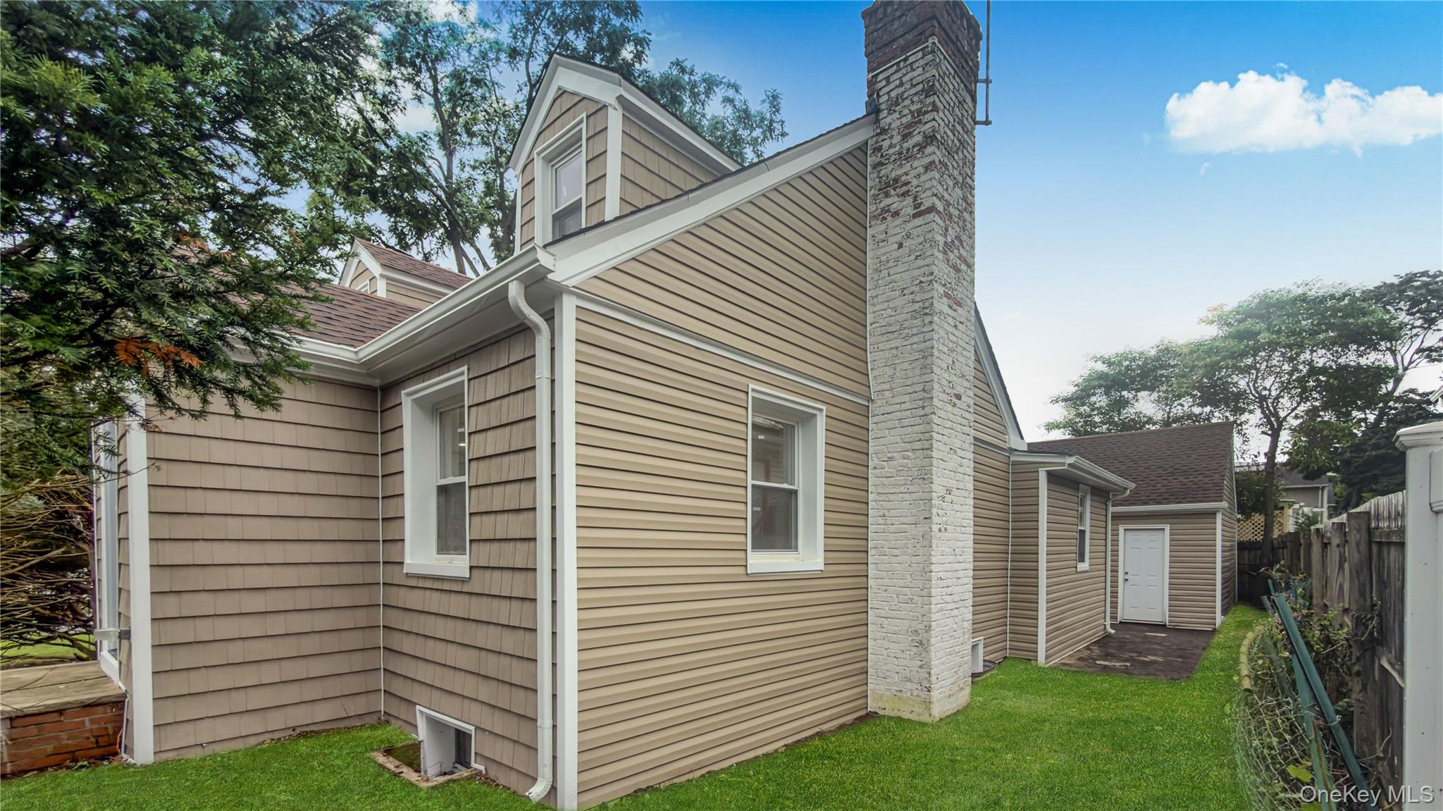 1180 Woodfield Road Property Photo 10