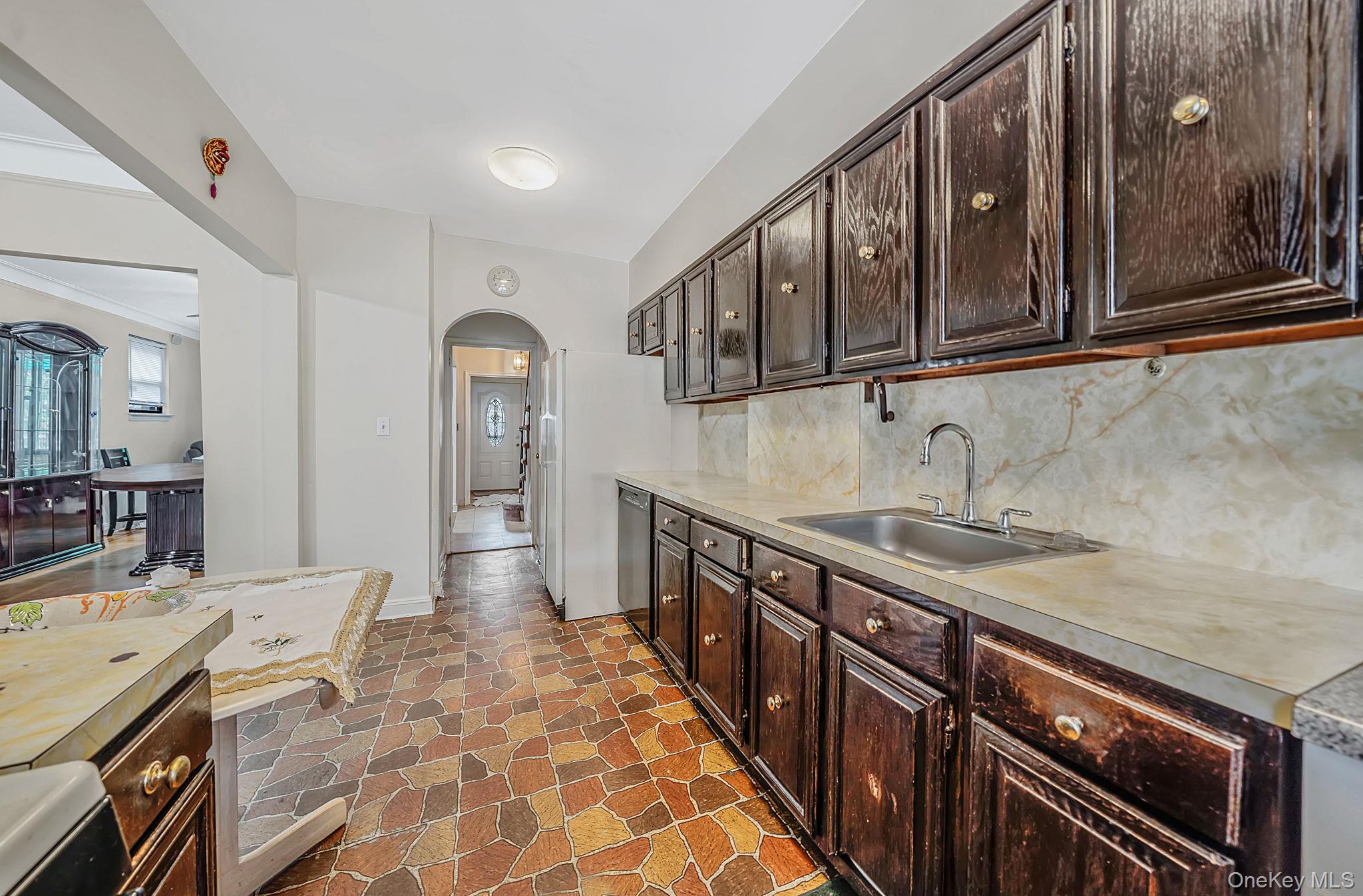 1610 Paulding Avenue Property Photo 14
