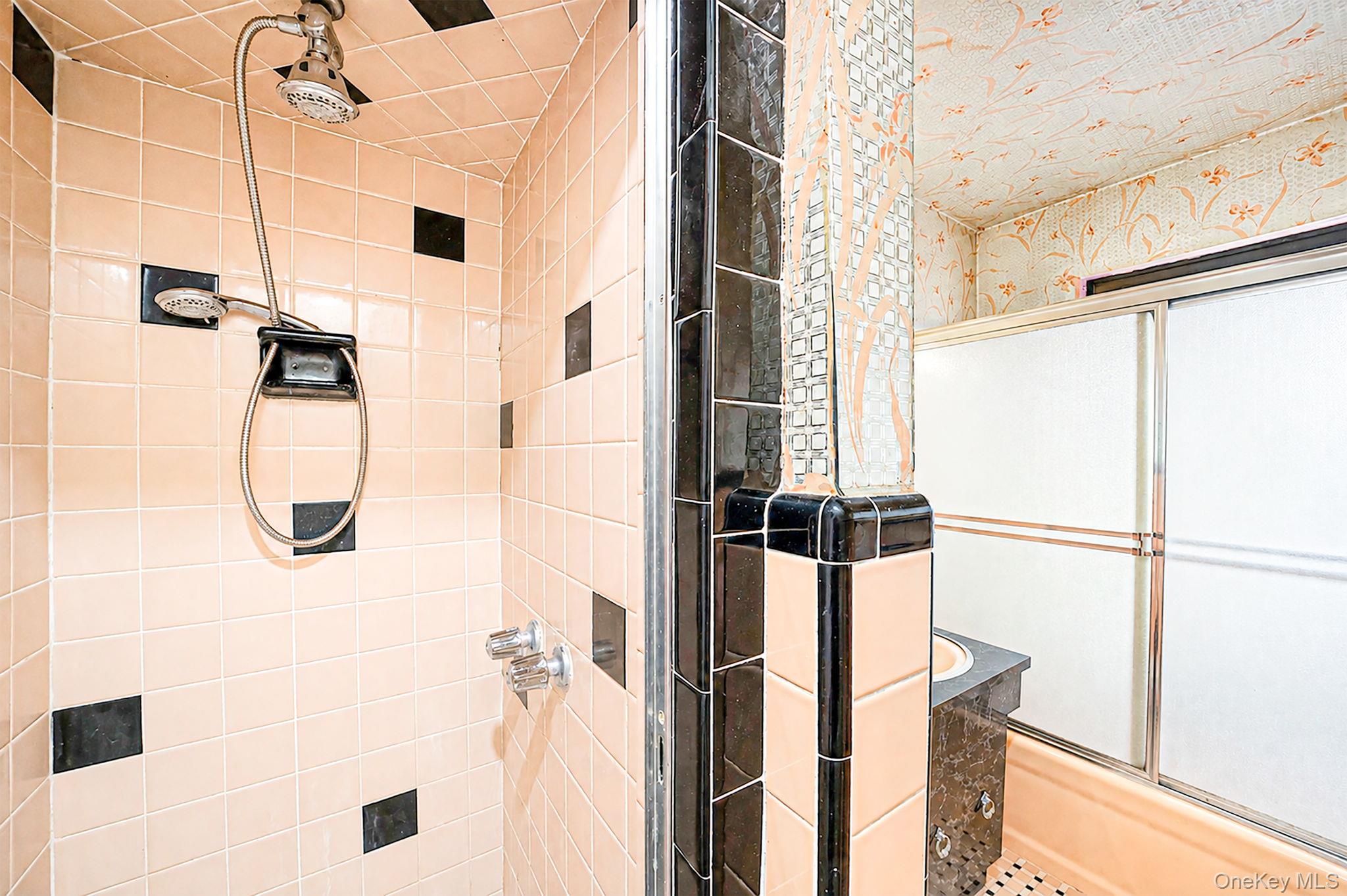 1610 Paulding Avenue Property Photo 22